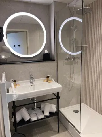 Bathroom in Hotel Vacances Bleues Villa Modigliani