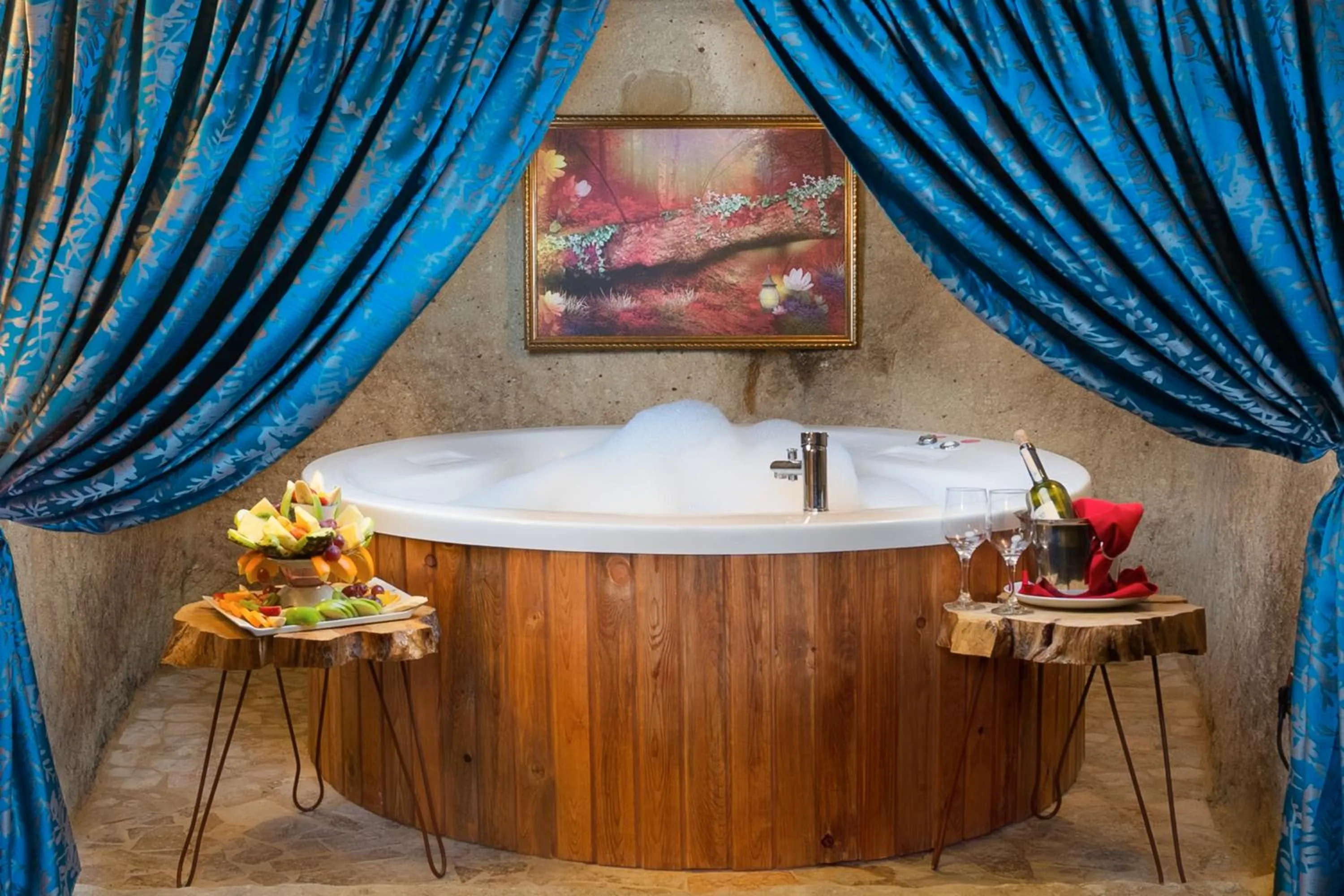 Hot Tub in Cappadocia Splendid Cave Hotel