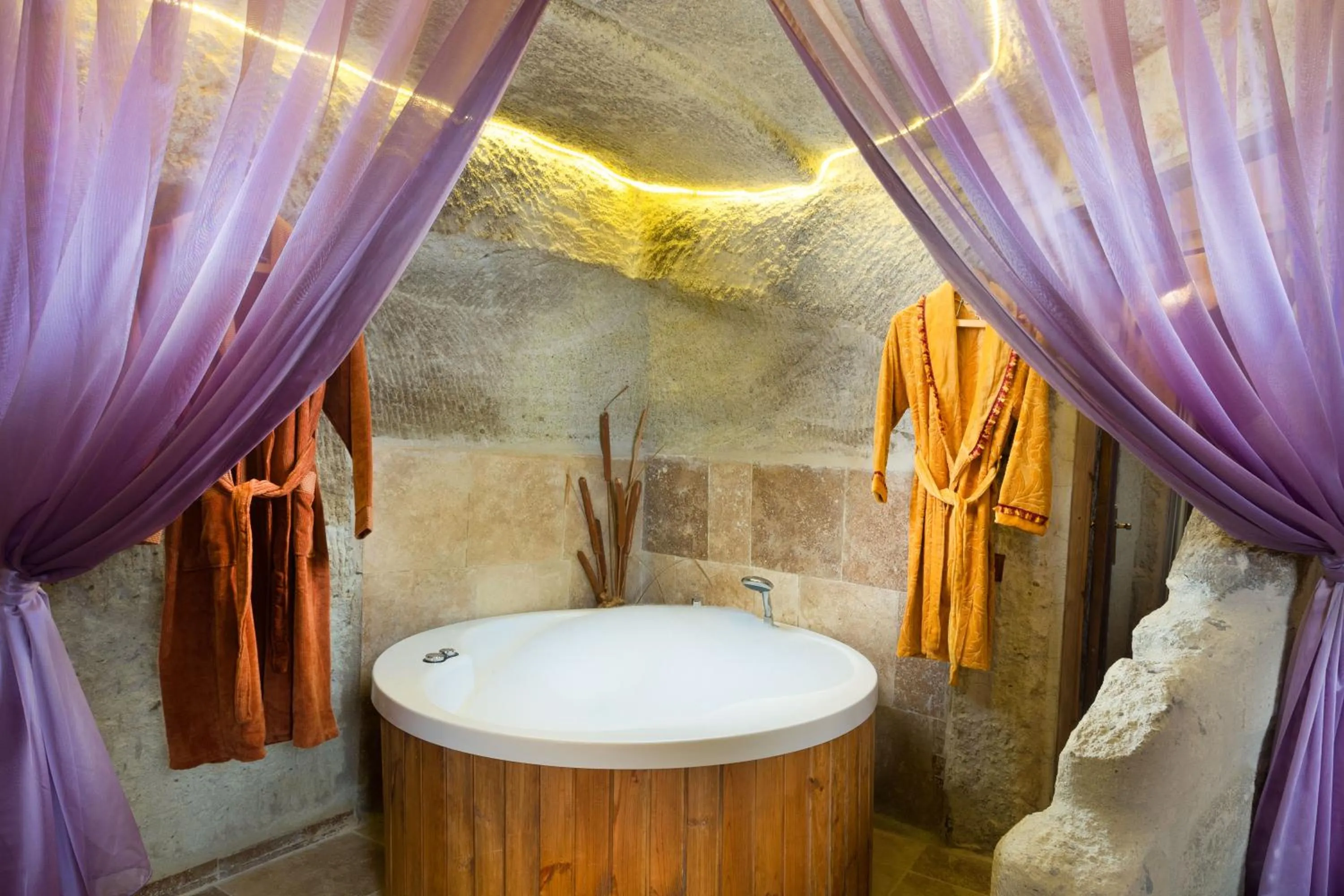 Hot Tub in Cappadocia Splendid Cave Hotel