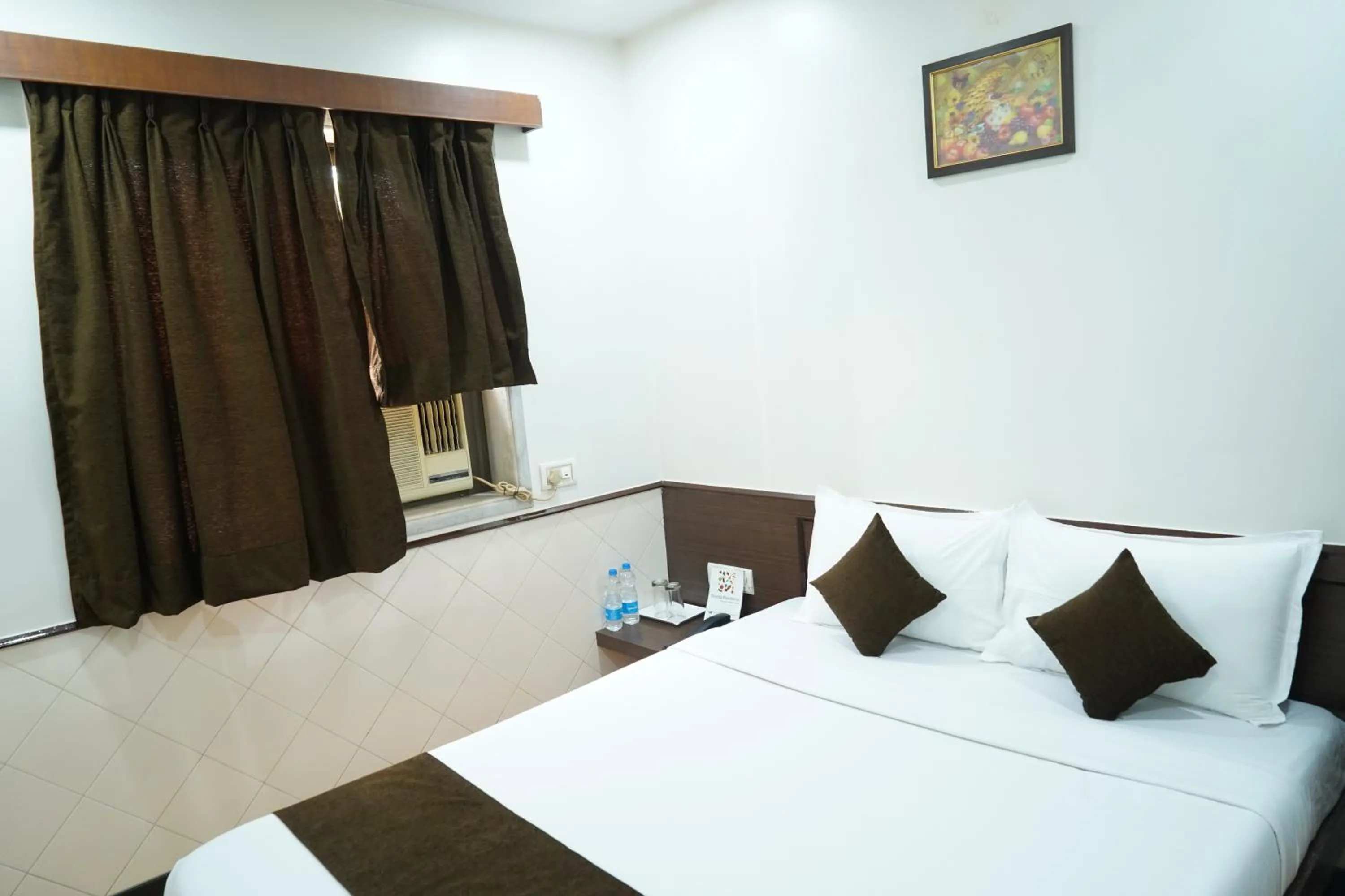 Bed in Sharda Residency