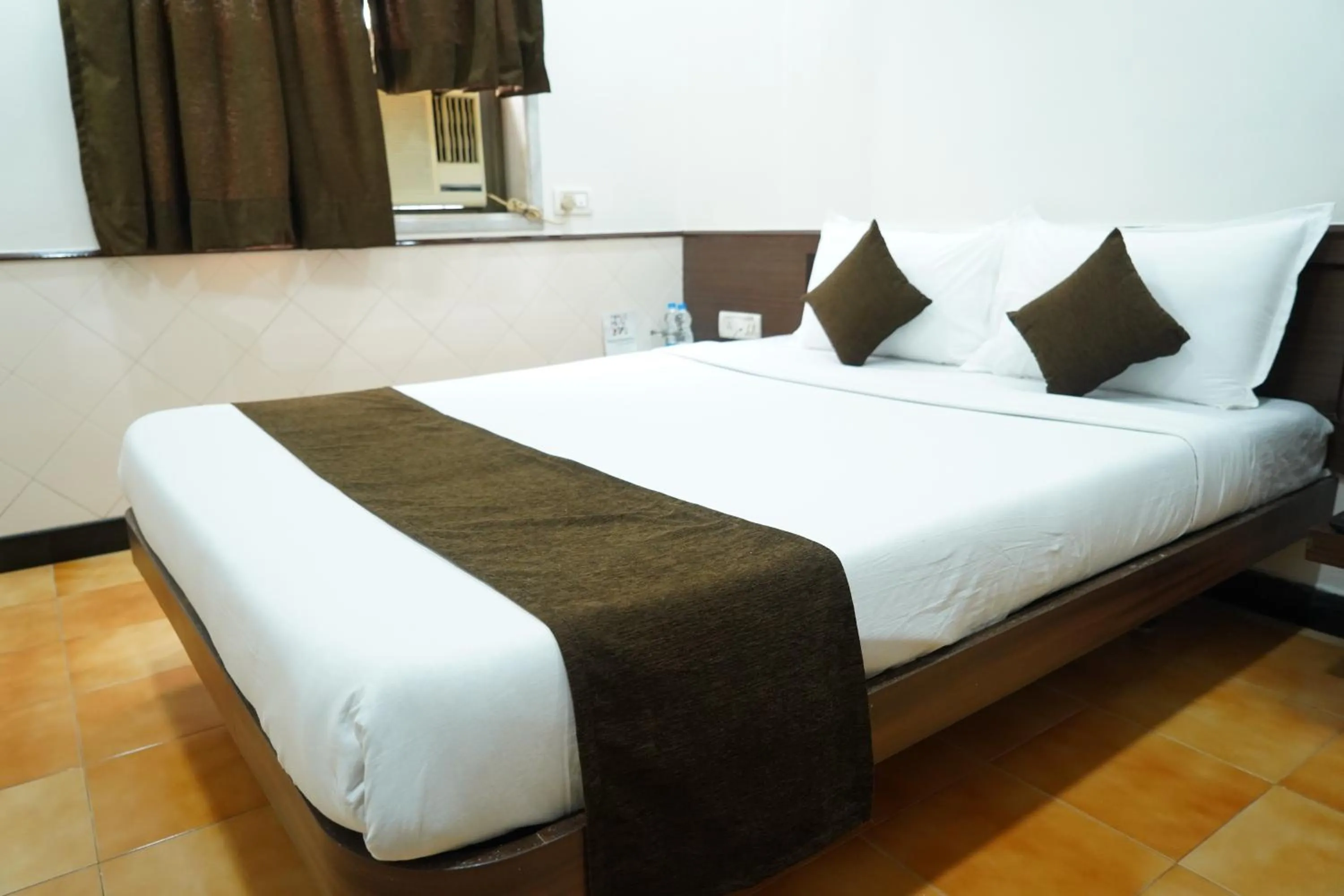 Bed in Sharda Residency