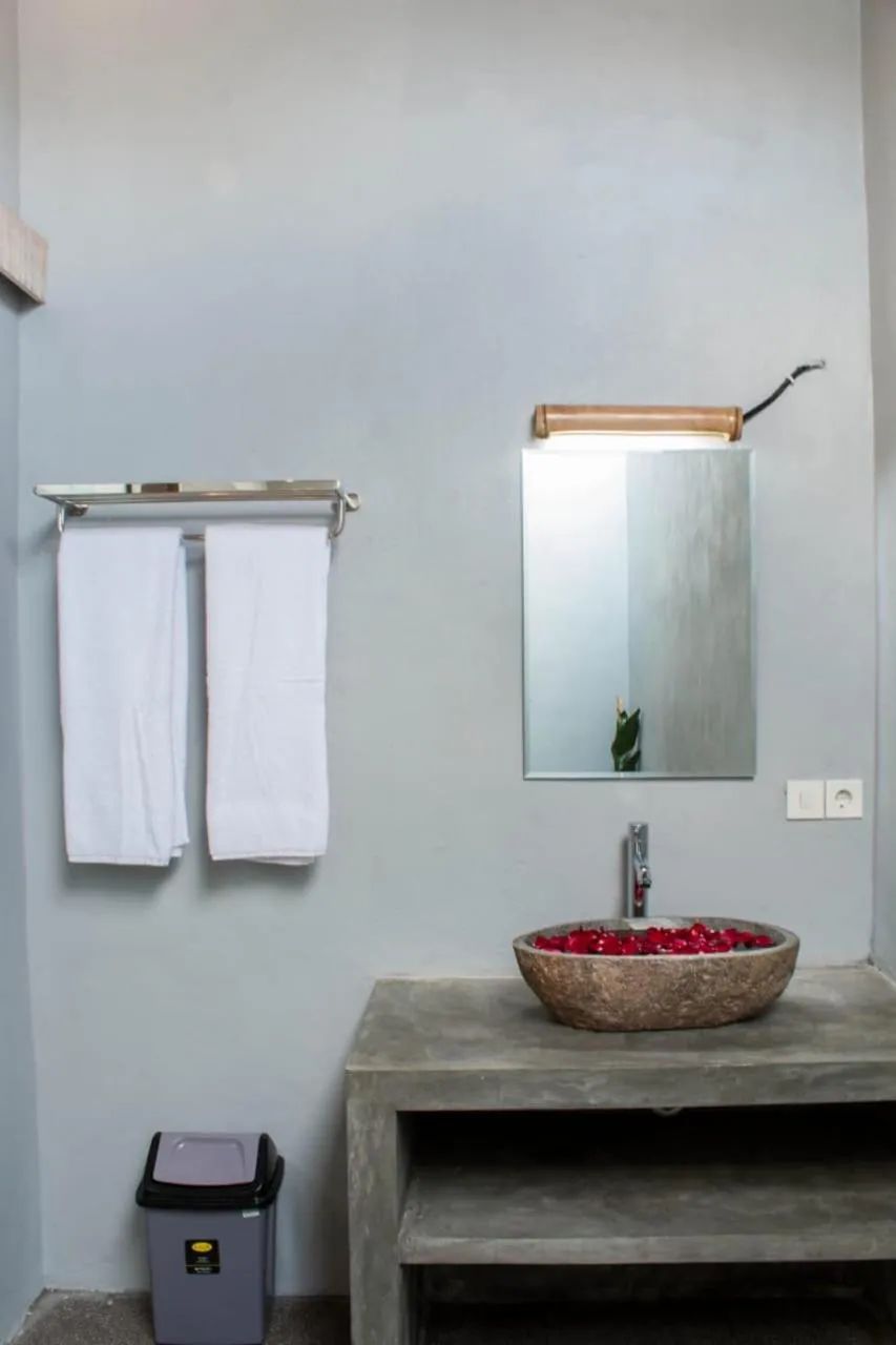 Bathroom in Devan Guest House Canggu