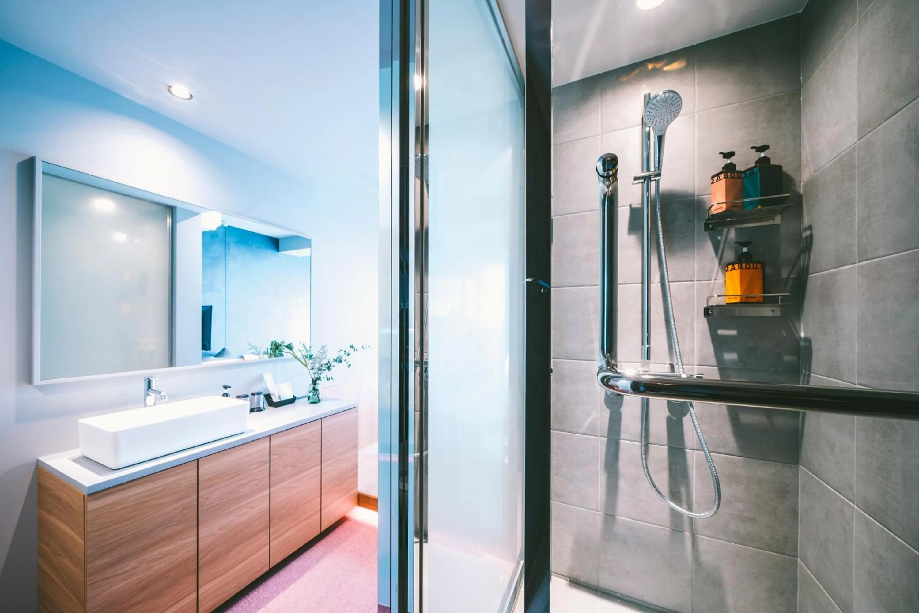 Photo of the whole room in LANDABOUT TOKYO