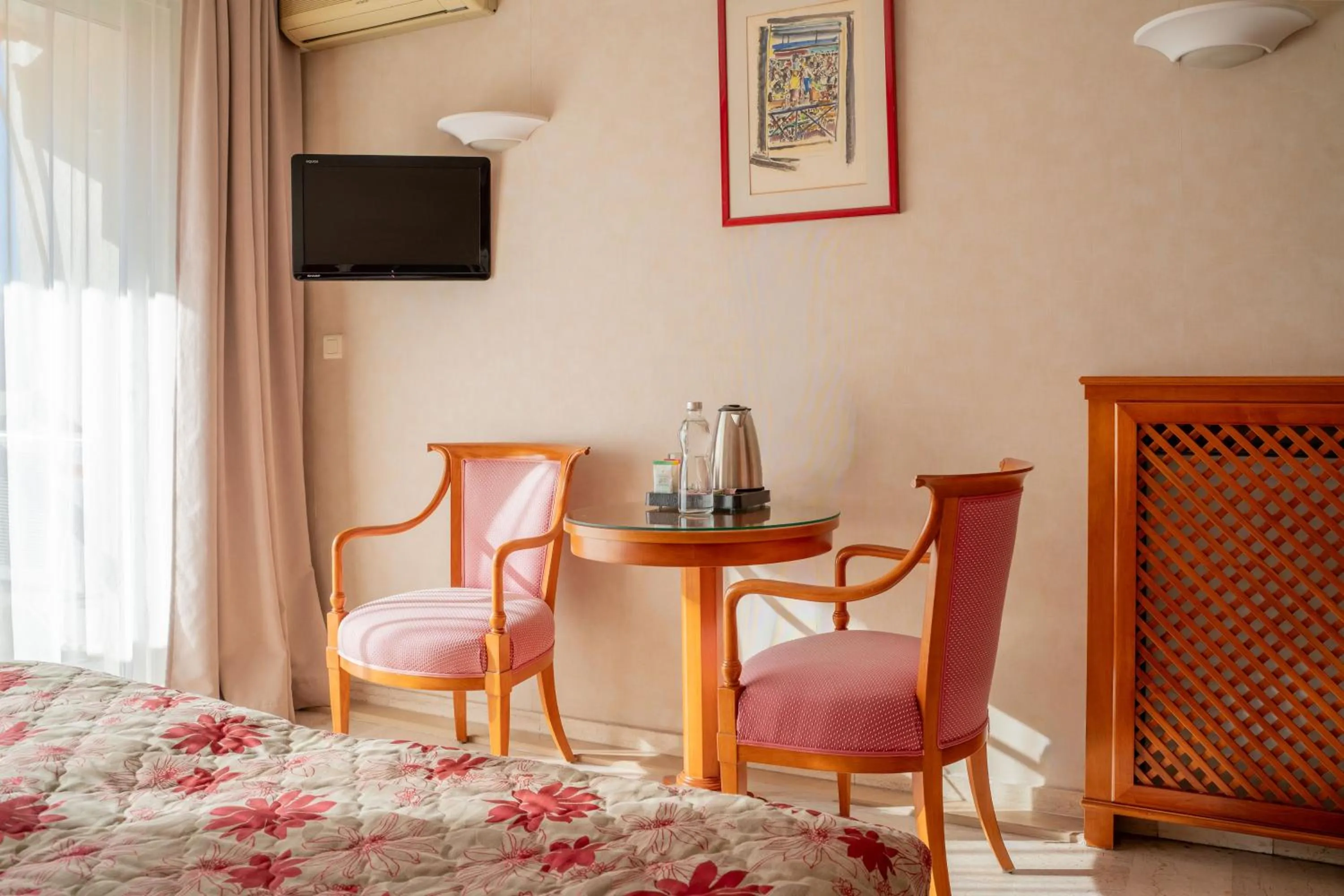 Bed in Logis Hotel Diana