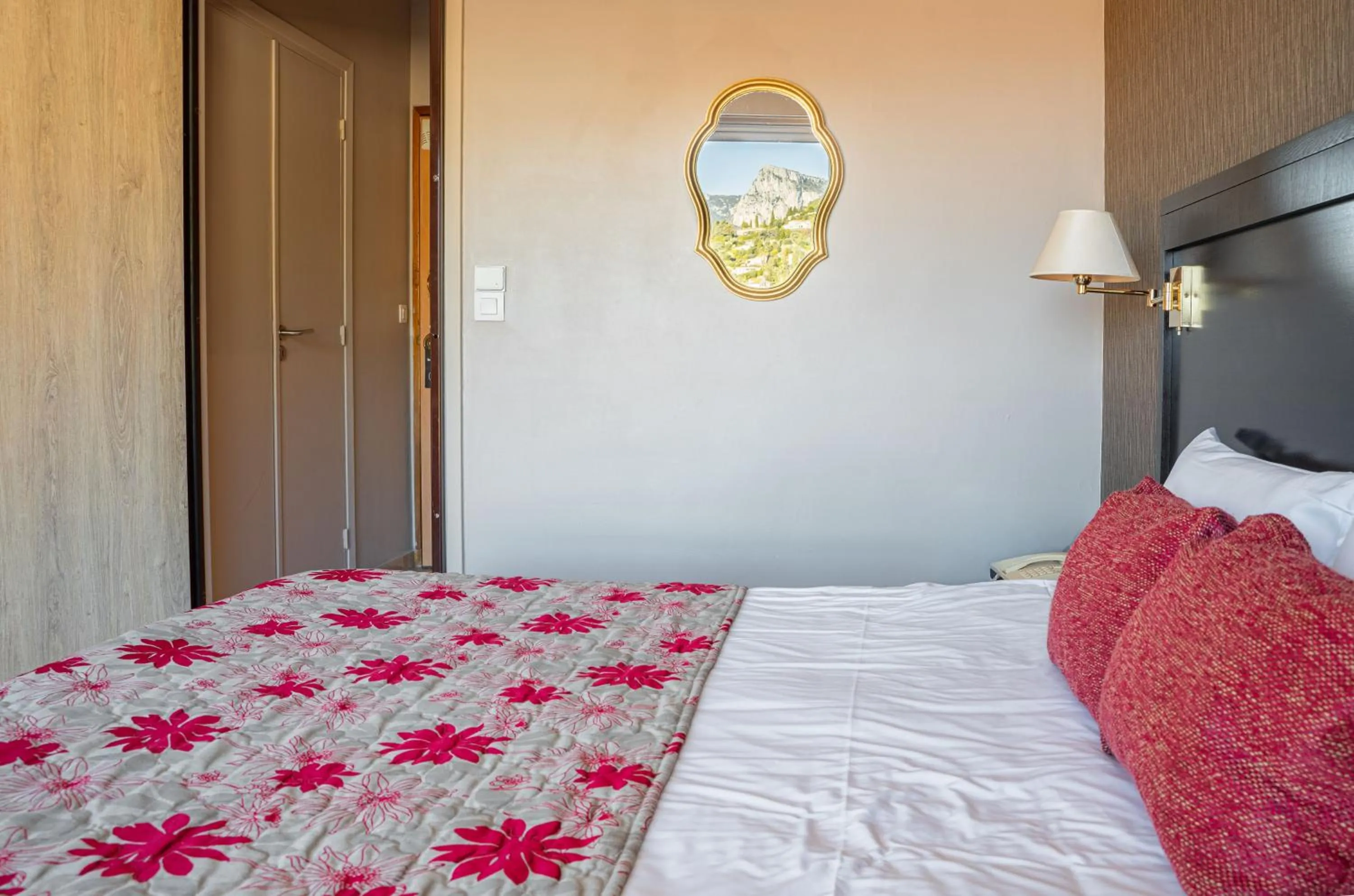 Bed in Logis Hotel Diana