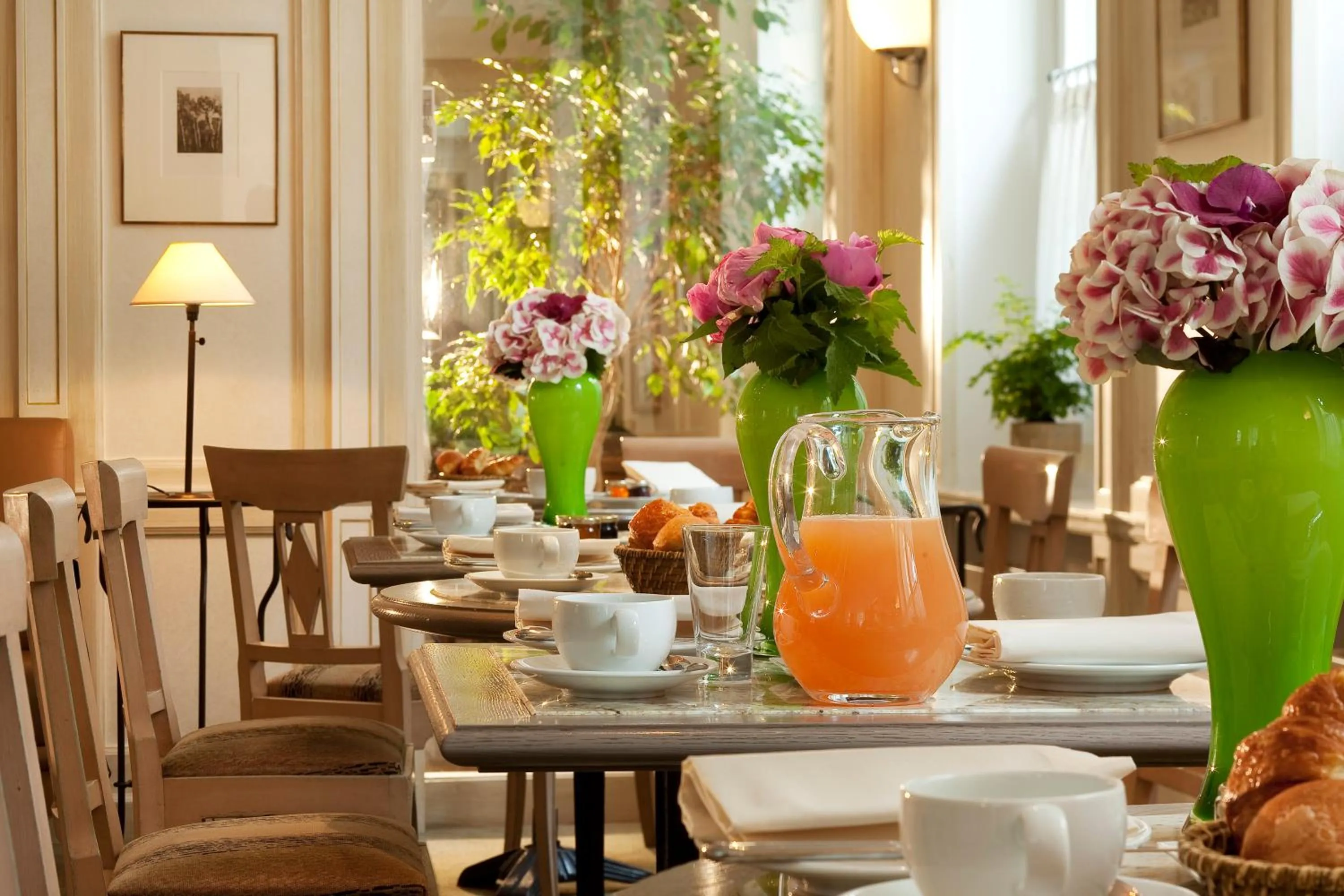 Restaurant/places to eat in Hôtel De l'Arcade