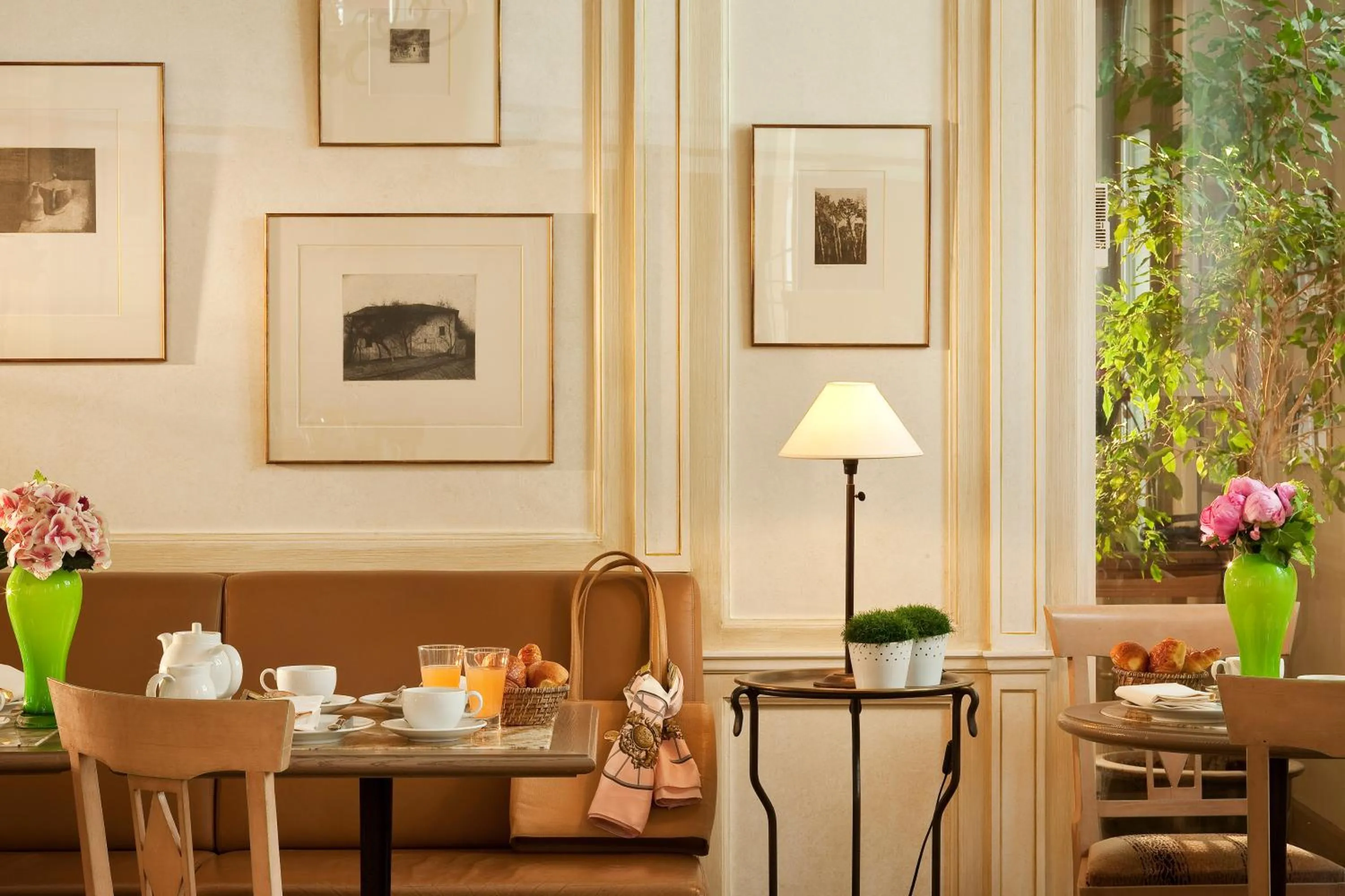 Restaurant/places to eat in Hôtel De l'Arcade