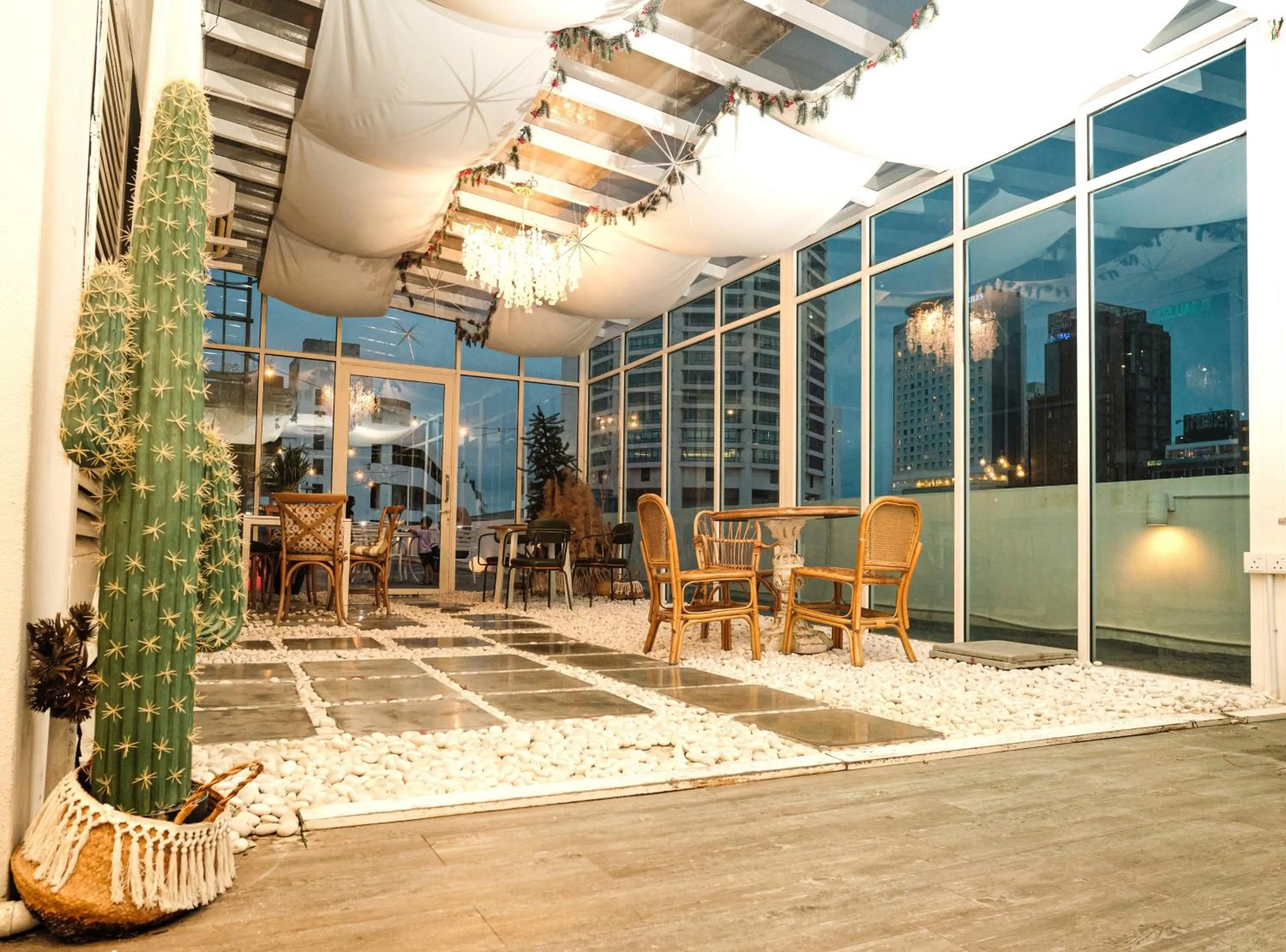 Restaurant/places to eat in Palette Penang Near Georgetown Formerly WOW Hotel