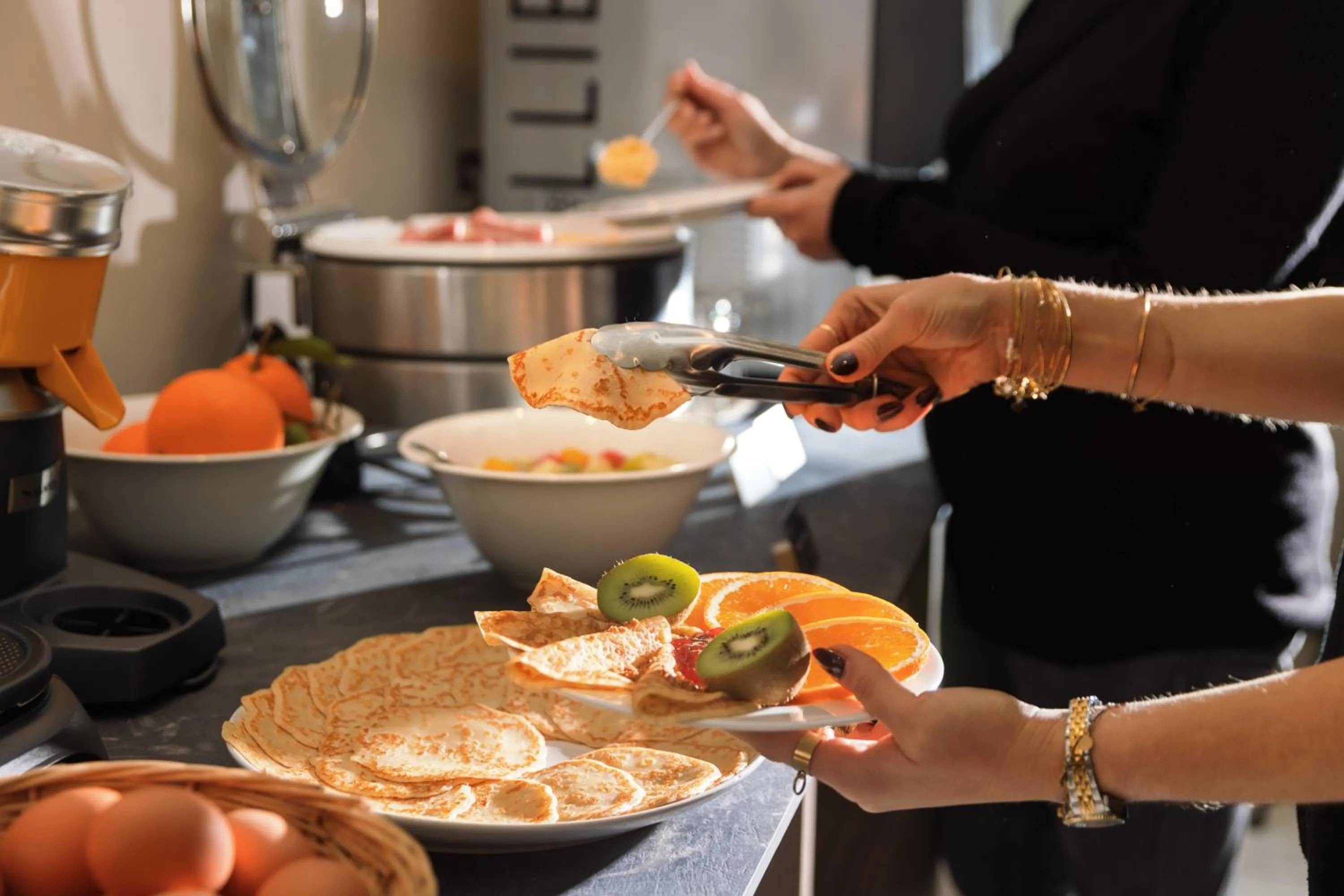 Food and drinks in Hotel Khla Nice