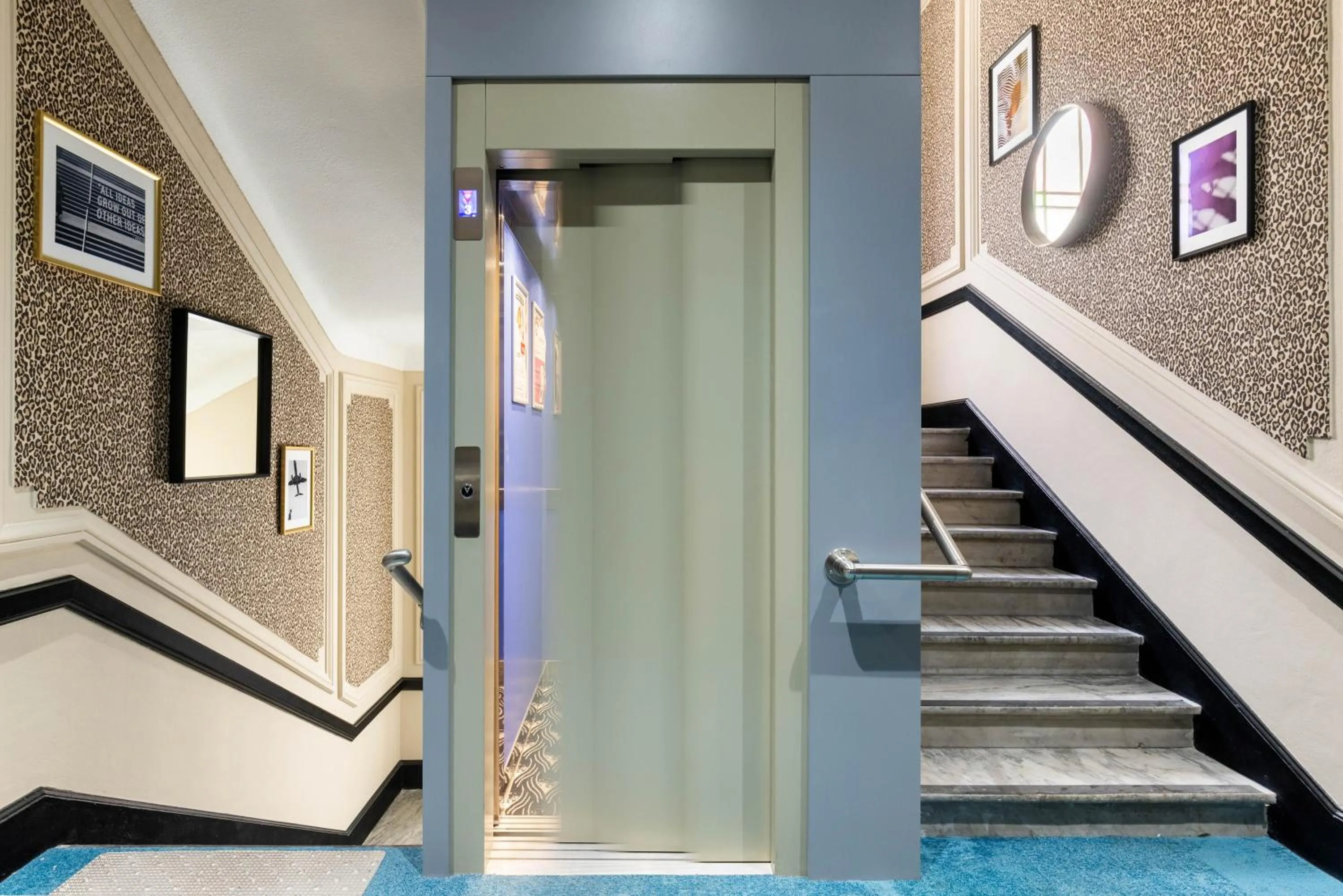 elevator in Hotel Khla Nice