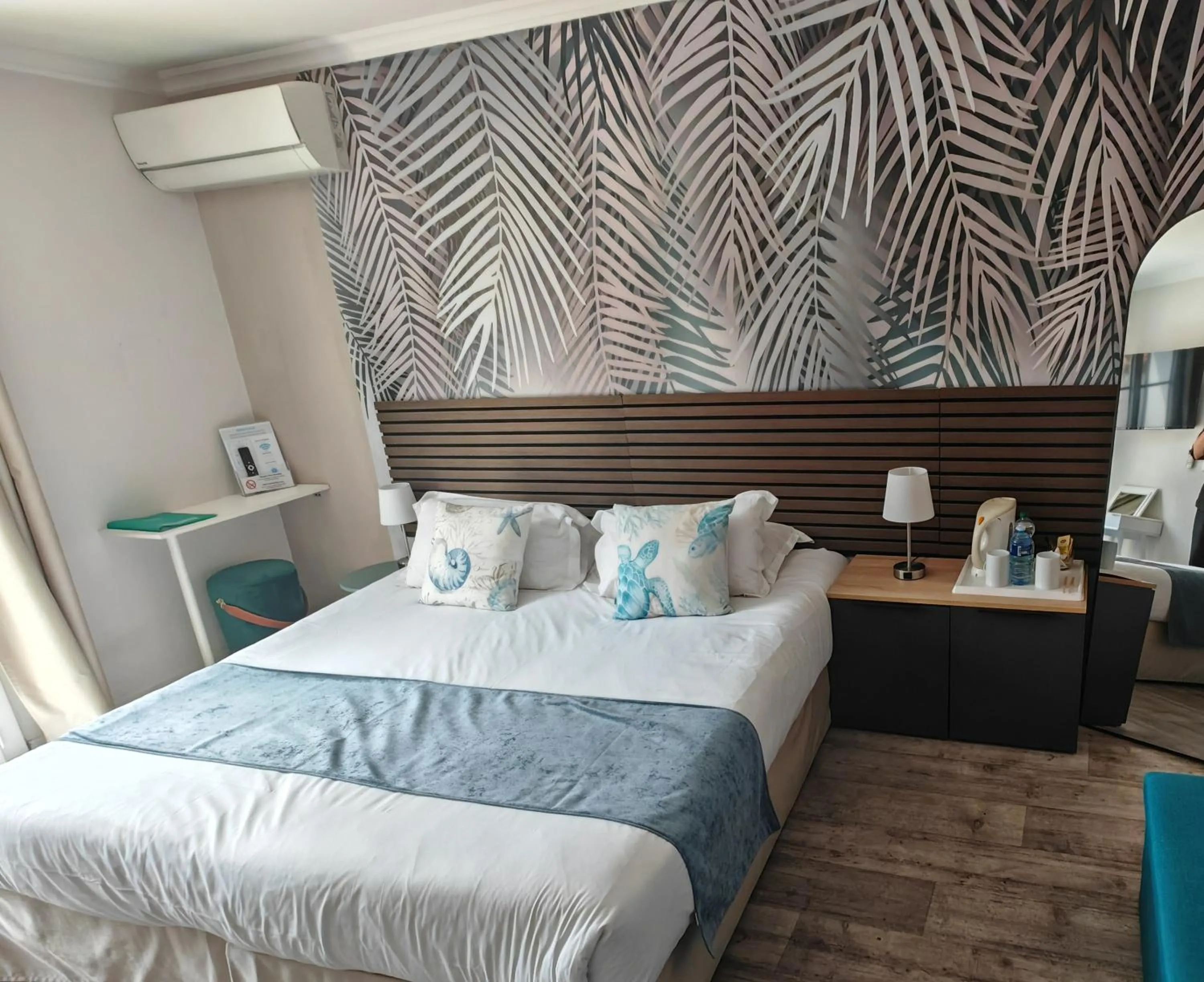 Bed in Boutique Hôtel de la Corniche d'Or