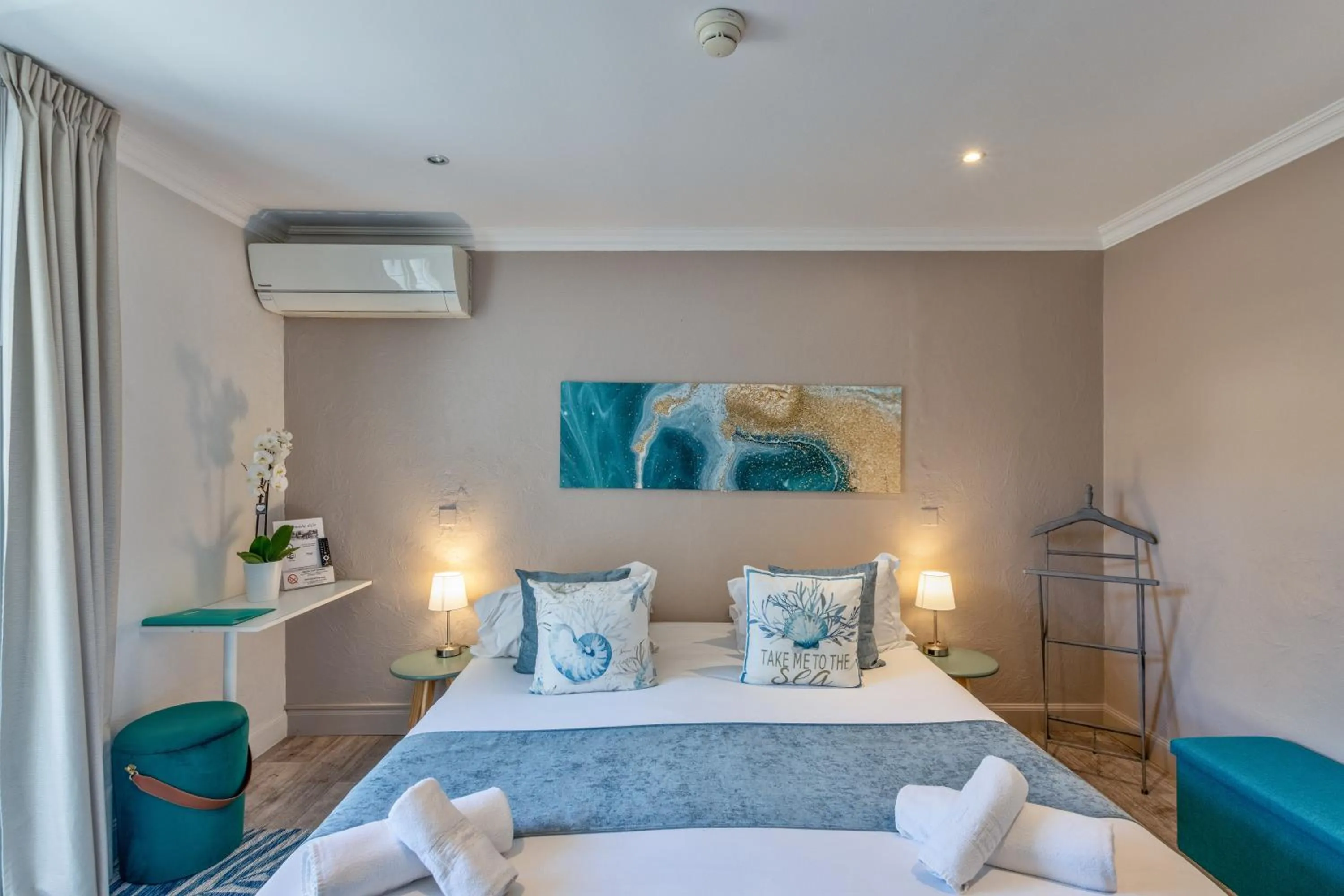 Bed in Boutique Hôtel de la Corniche d'Or