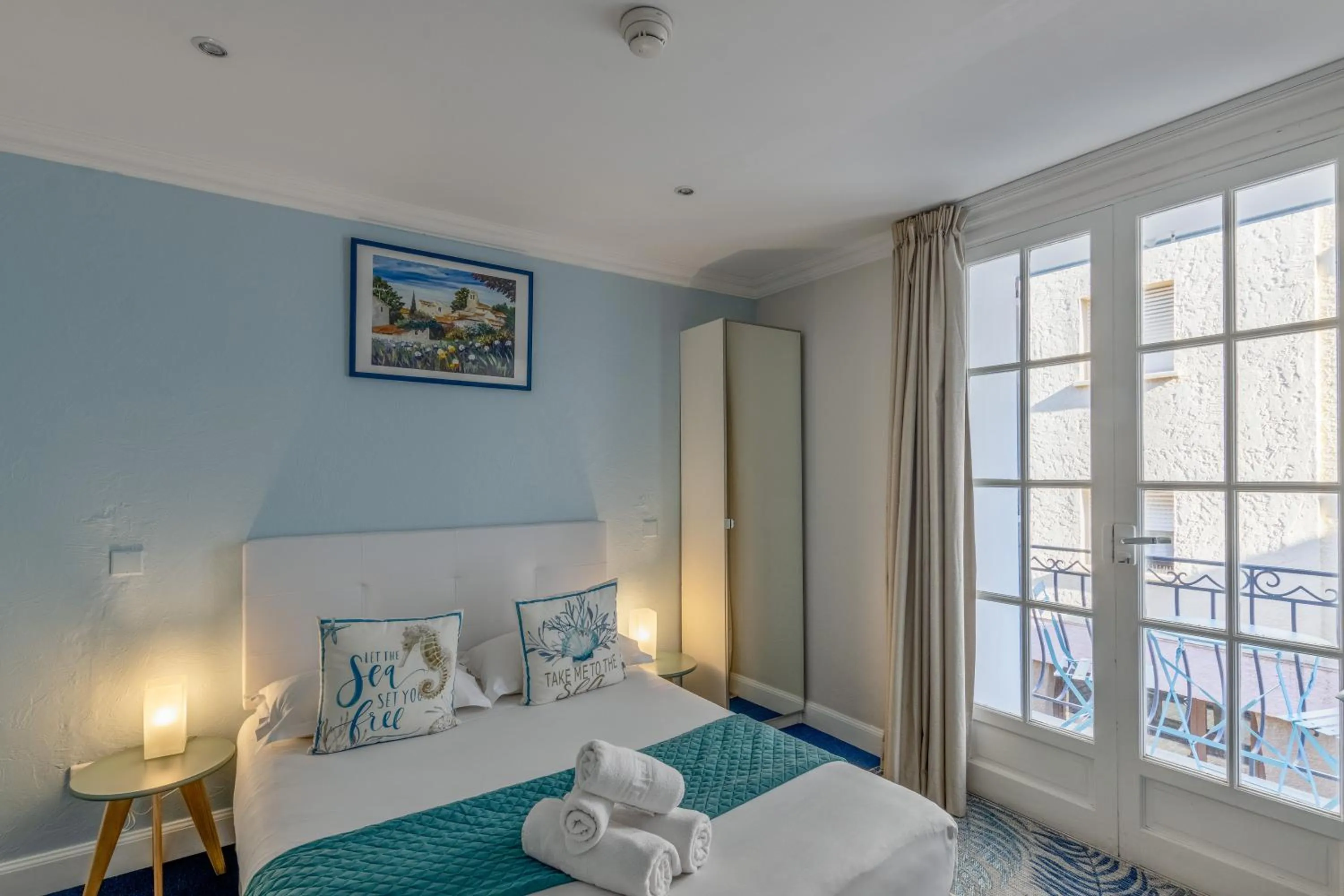 Bed in Boutique Hôtel de la Corniche d'Or