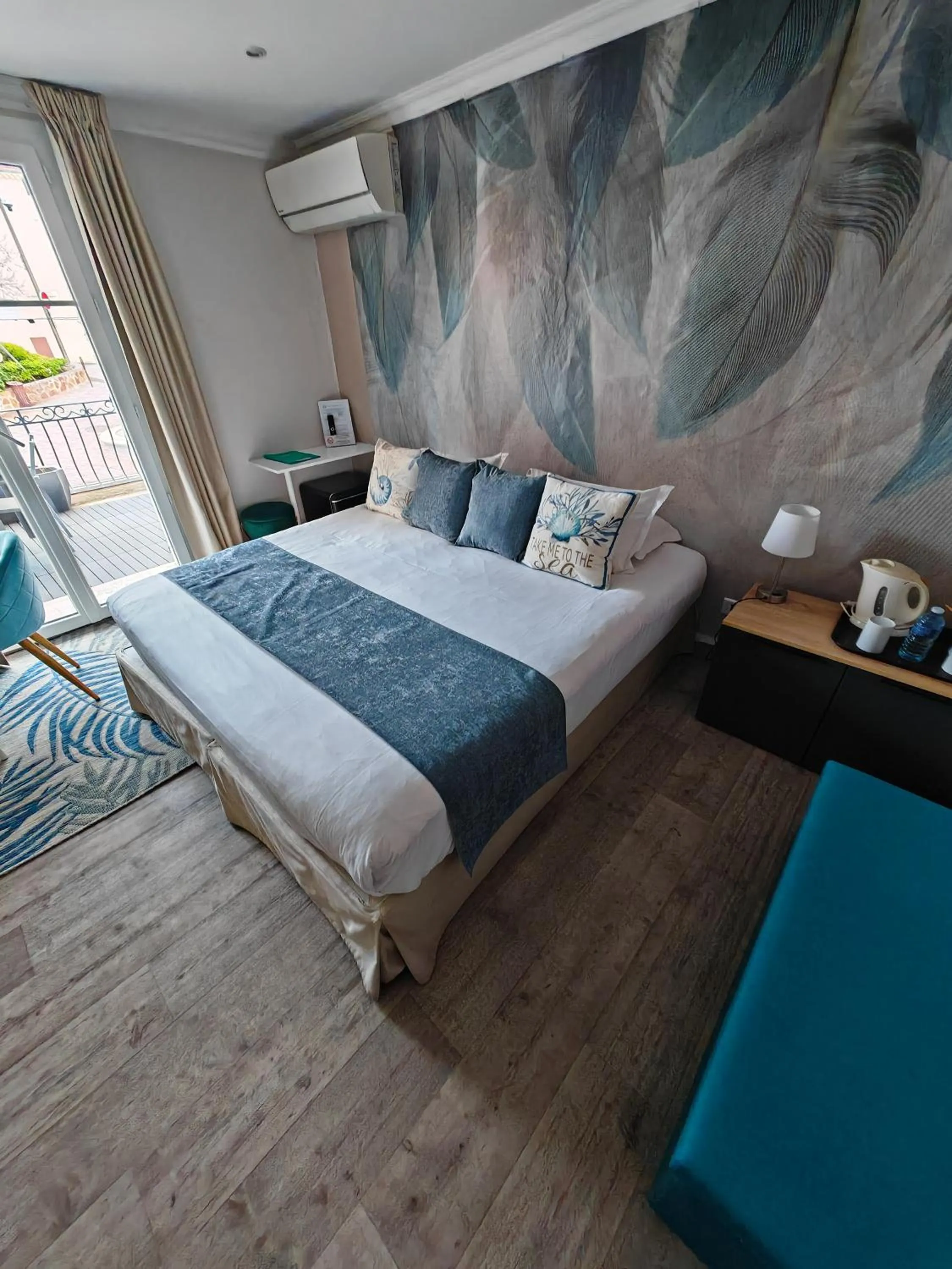 Bed in Boutique Hôtel de la Corniche d'Or