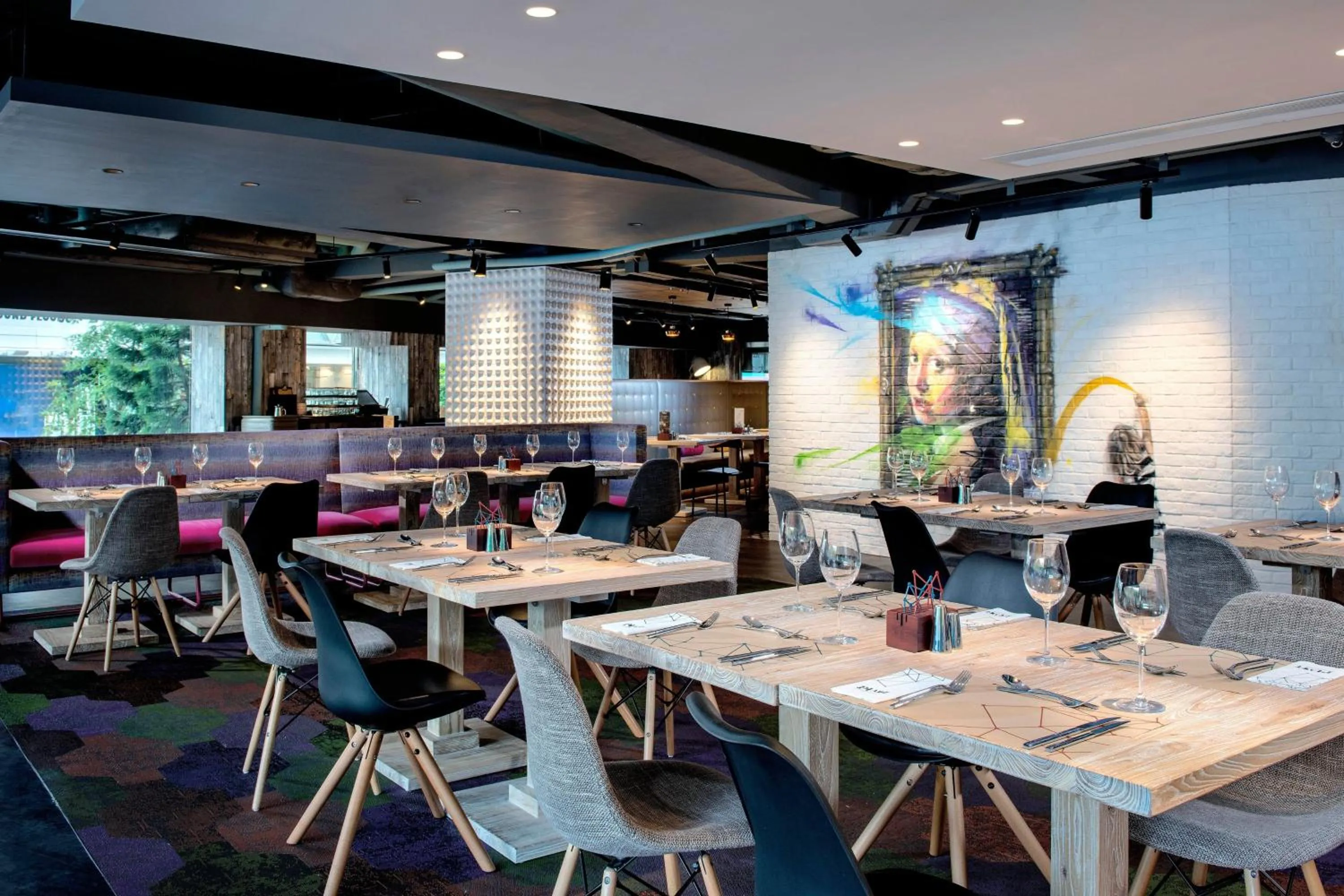 Restaurant/places to eat in The Park Lane Hong Kong, Autograph Collection