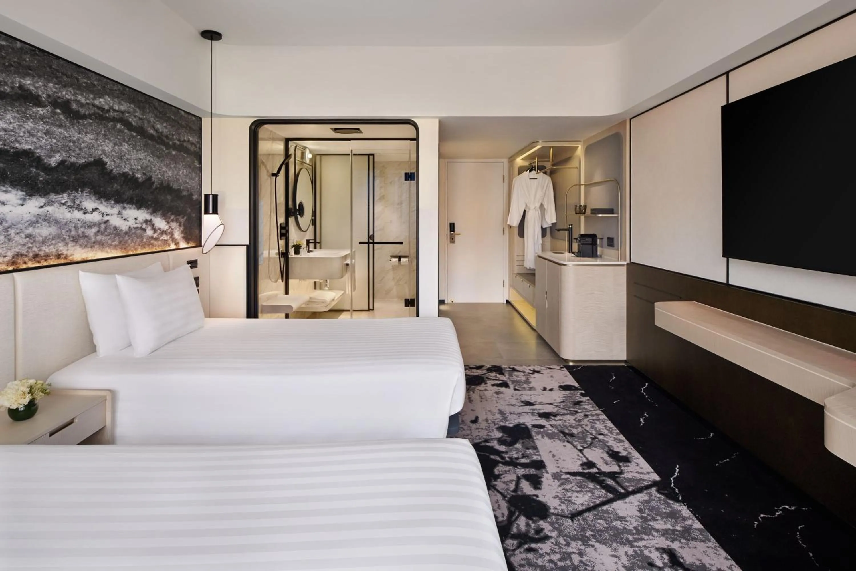 Photo of the whole room, Bed in The Park Lane Hong Kong, Autograph Collection