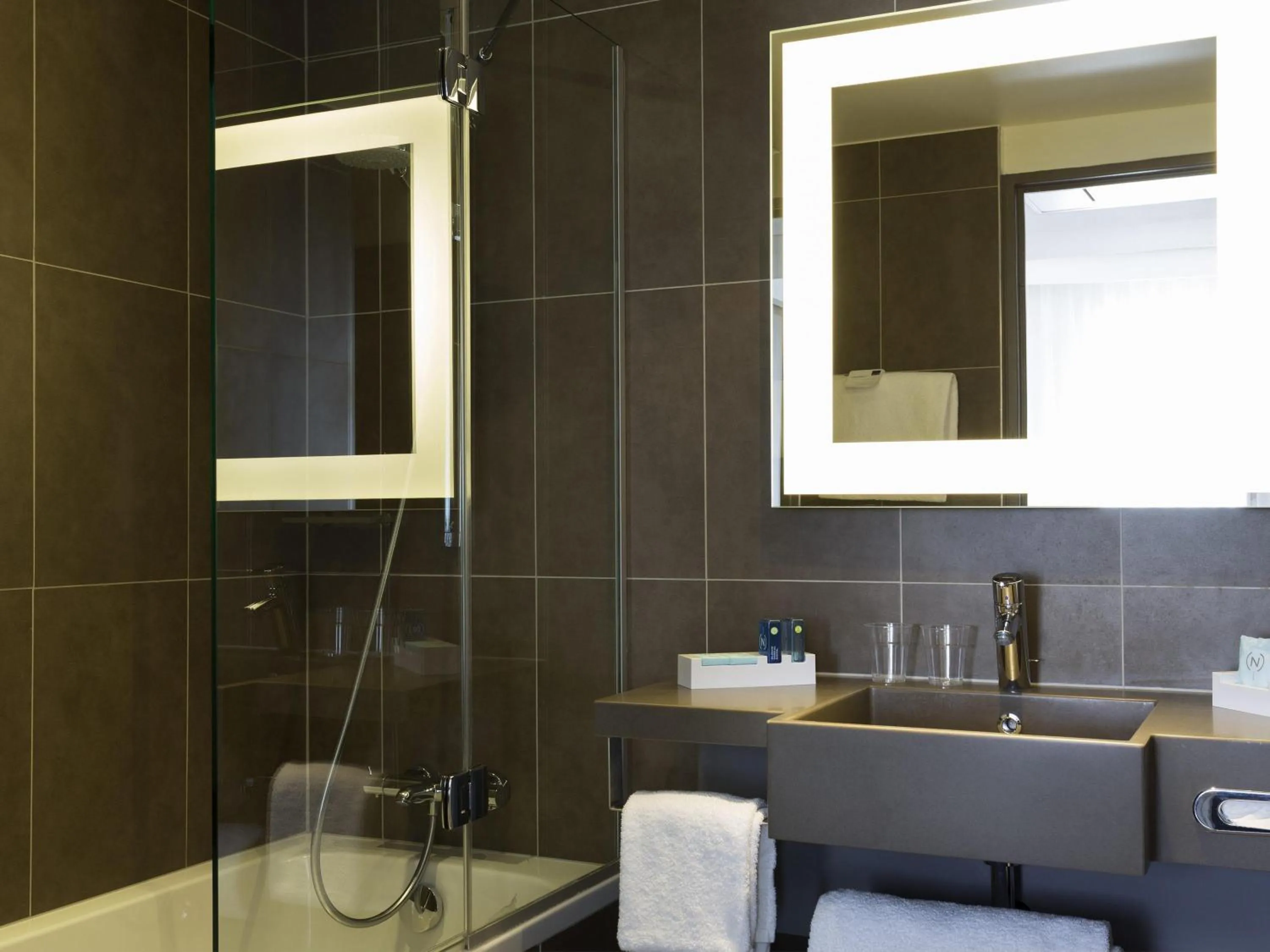 Bedroom in Novotel Marseille Centre Prado Vélodrome