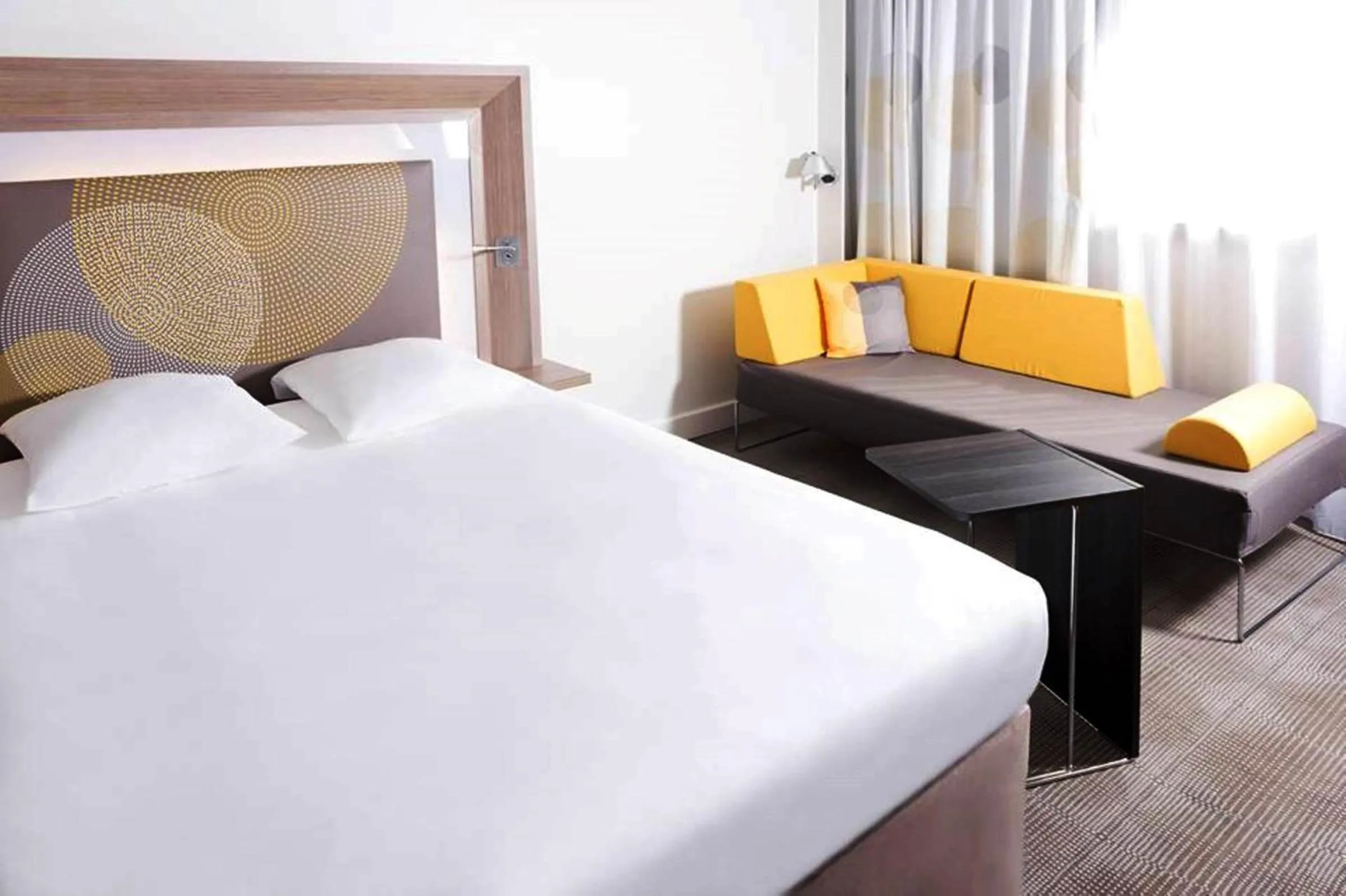 Bed in Novotel Marseille Centre Prado Vélodrome