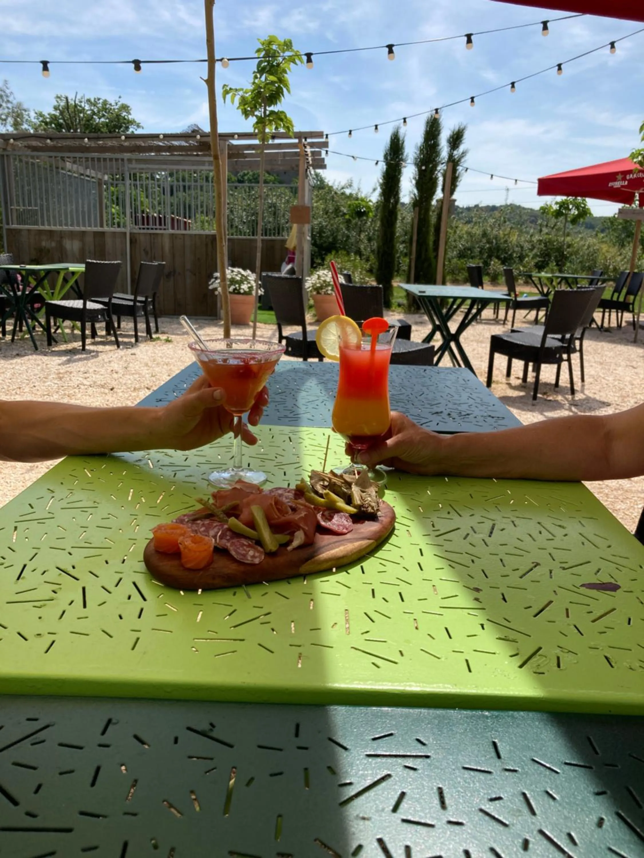 Restaurant/places to eat in Cabanes Trésors de Campagne,spas privatifs