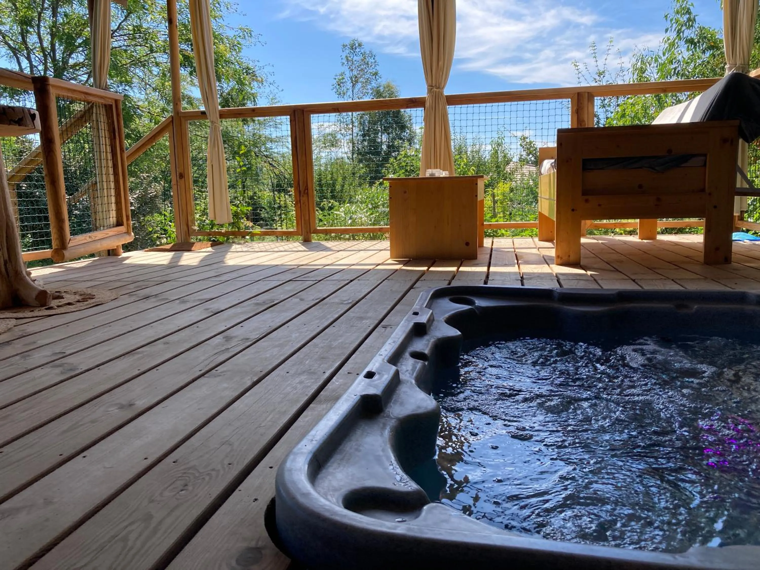 Patio in Cabanes Trésors de Campagne,spas privatifs