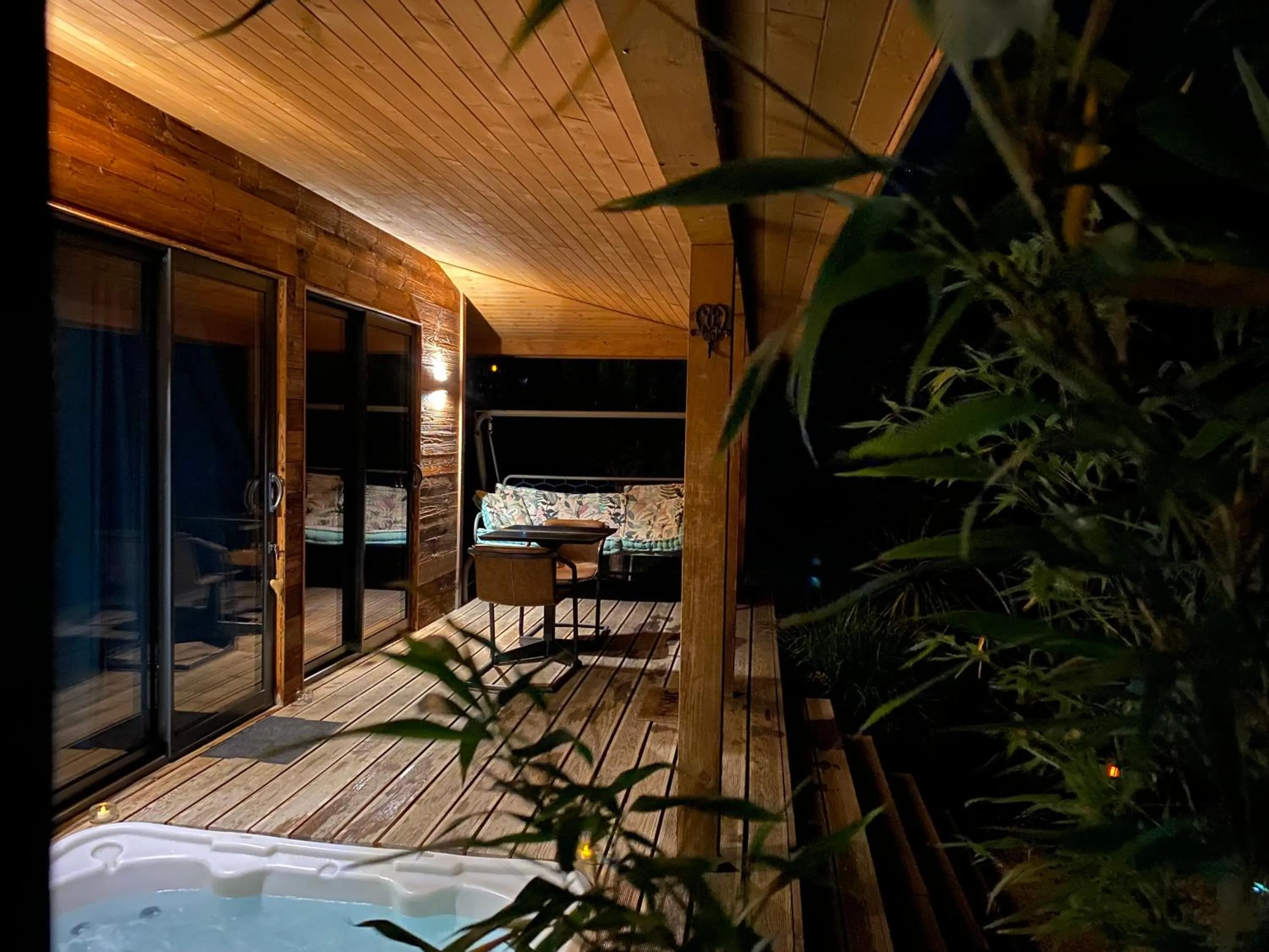 Patio in Cabanes Trésors de Campagne,spas privatifs