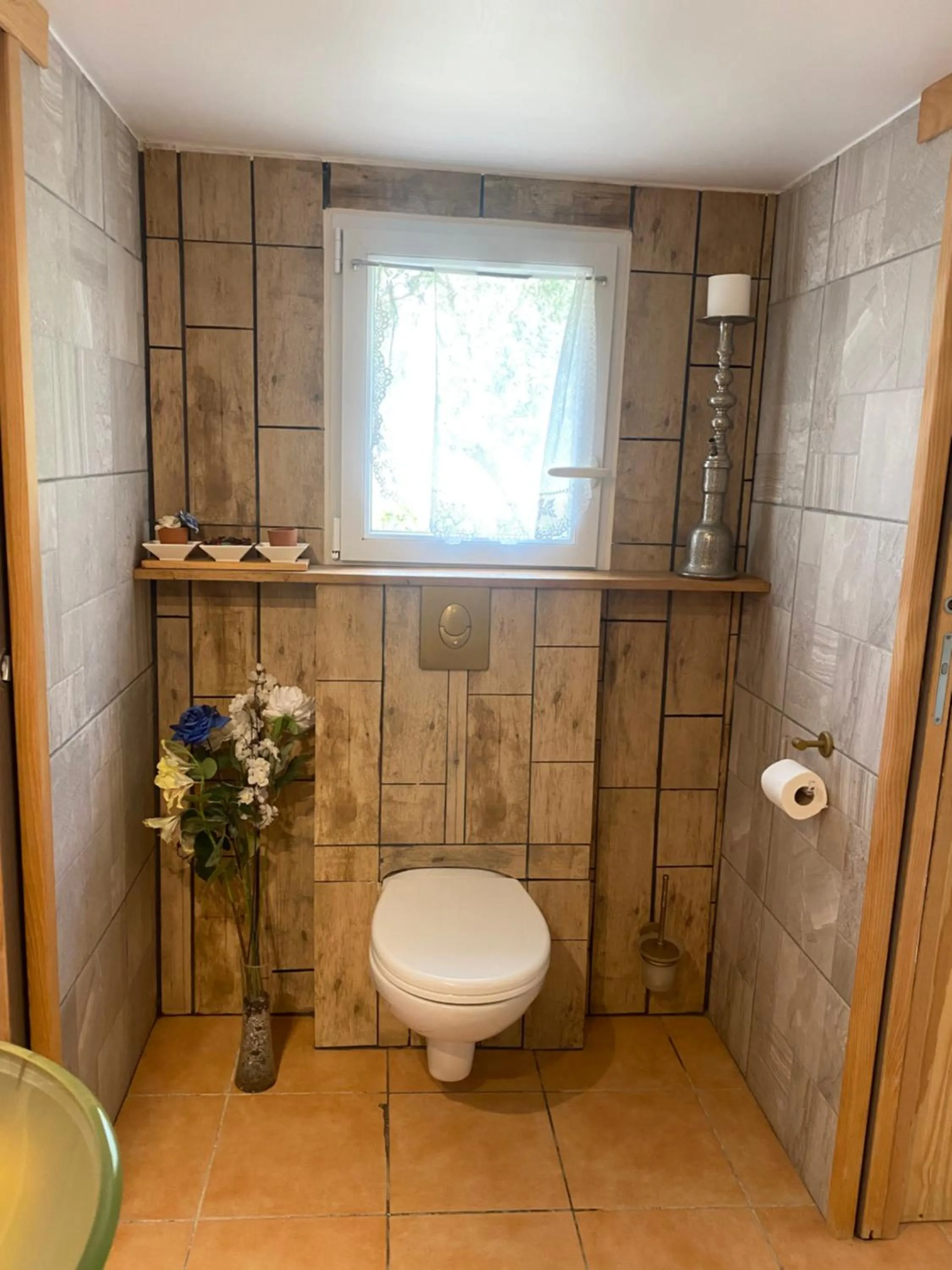 Toilet in GuestHouse Du Moulin (logement neuf)