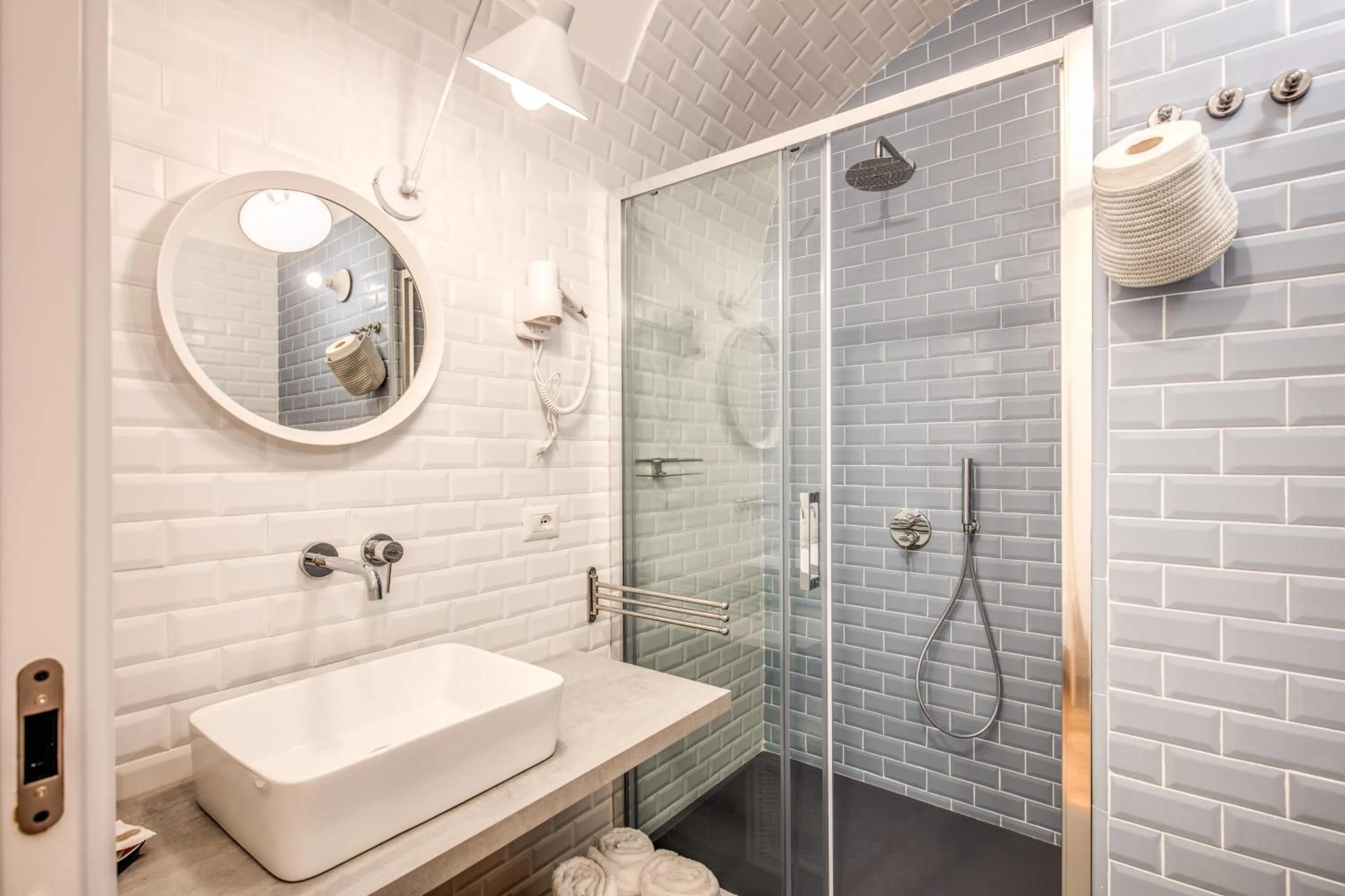 Shower in Trastevere 2.0