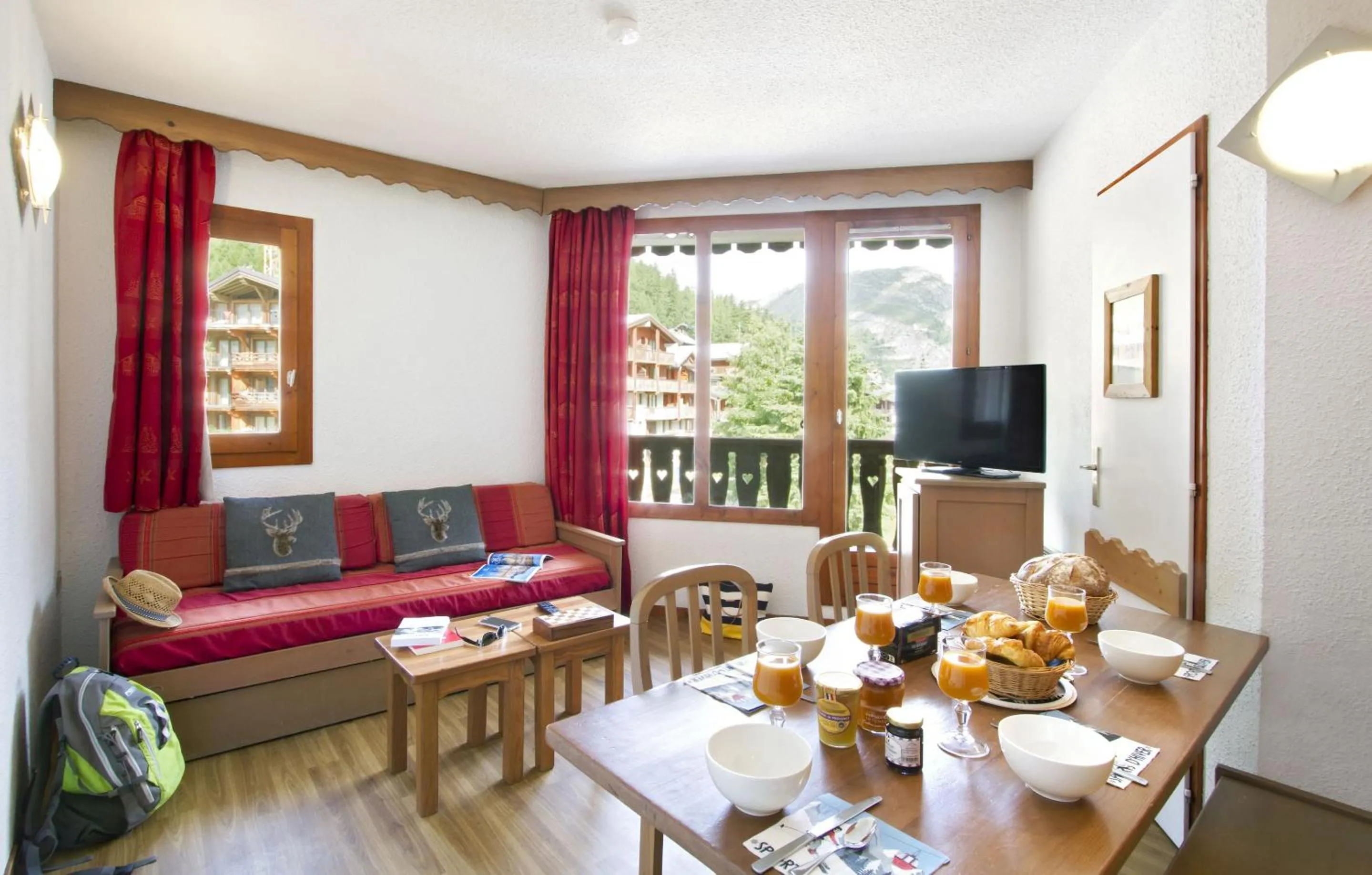 Seating area in Résidence Odalys Les Jardins de Val et Les Verdets