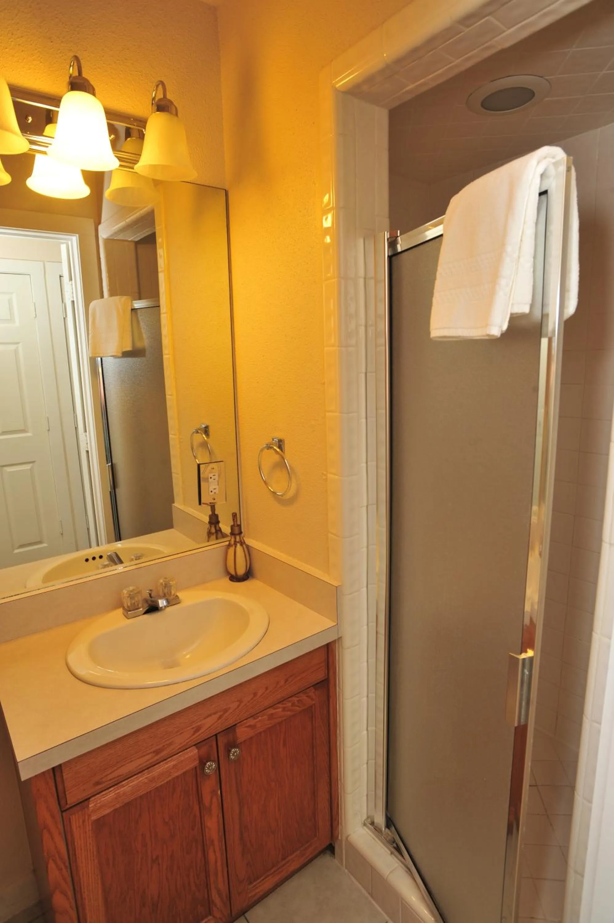 Bathroom in Schmitz Bed & Breakfast