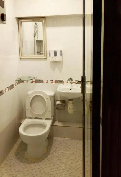 Toilet in New Day Night Hostel RECEPTION 24 HOUR BLOCK D CHUNGKING MANSION TSIM SHA TSUI KOWLOONN