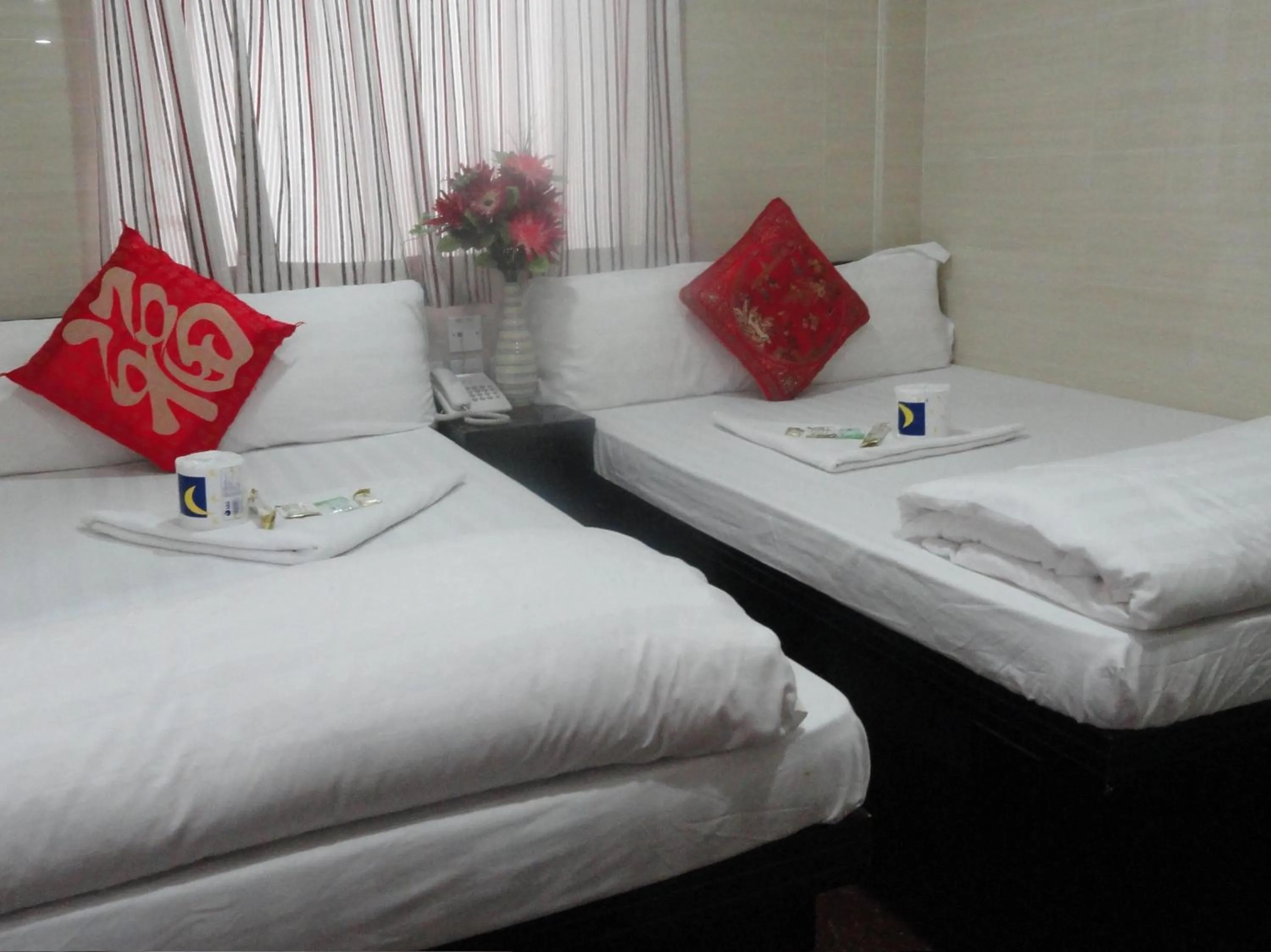 Photo of the whole room, Bed in New Day Night Hostel RECEPTION 24 HOUR BLOCK D CHUNGKING MANSION TSIM SHA TSUI KOWLOONN