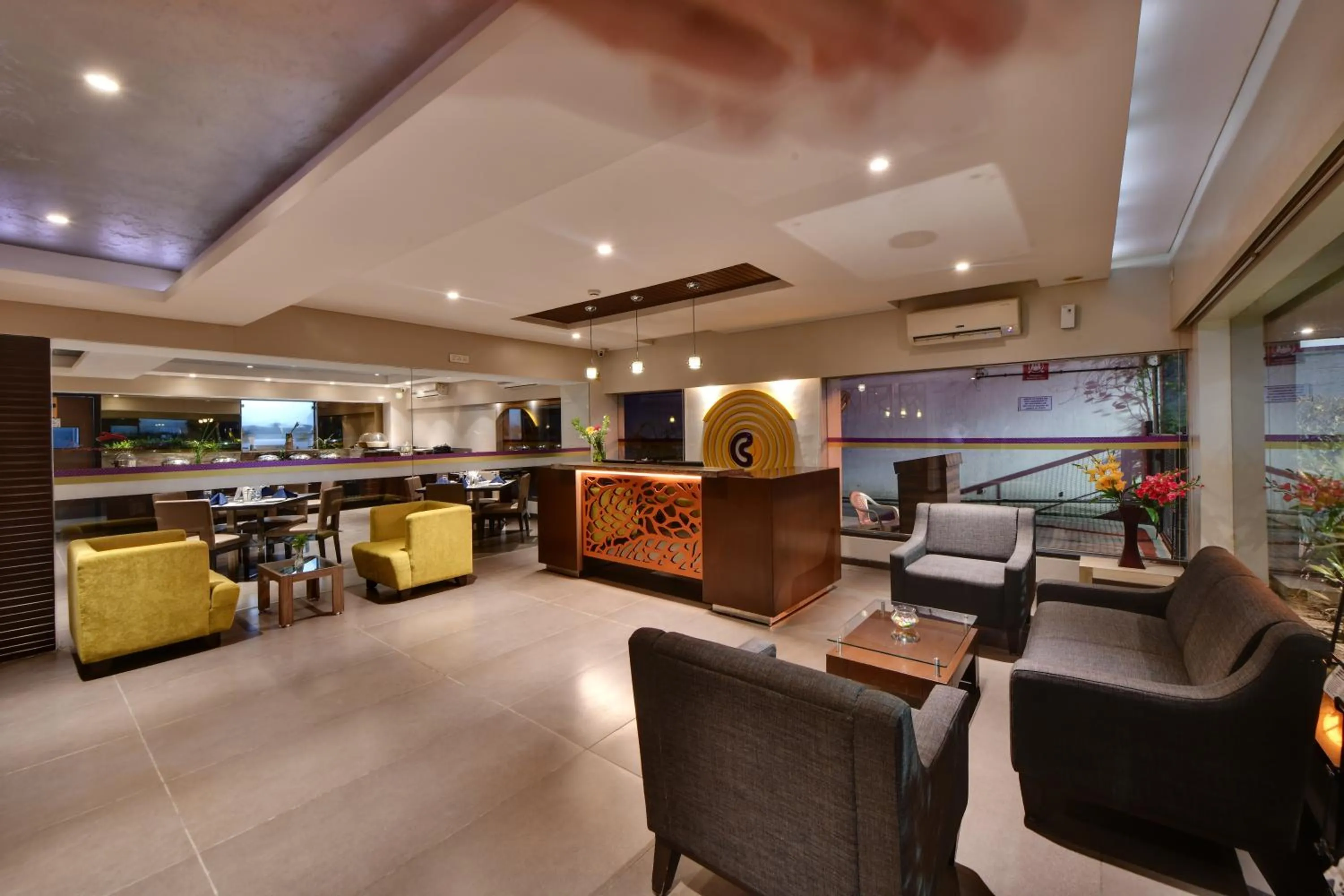 Lobby or reception in Click Hotel Vadodara 4 mins walk for the Railway Station