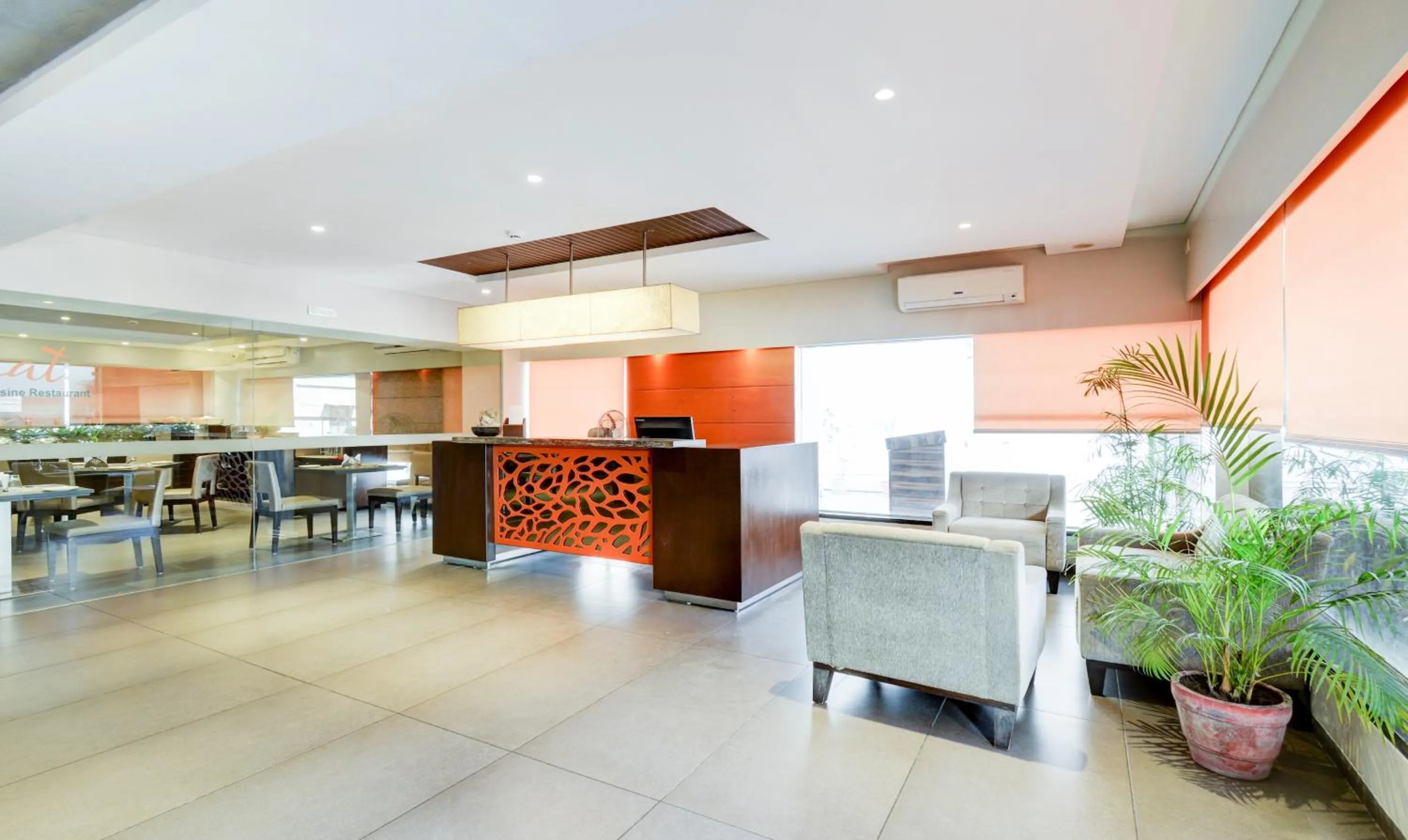 Lobby or reception in Click Hotel Vadodara 4 mins walk for the Railway Station