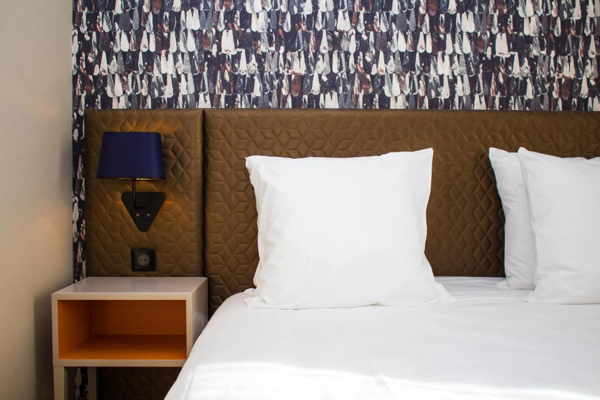 Bedroom, Bed in Hôtel Oceania Le Métropole