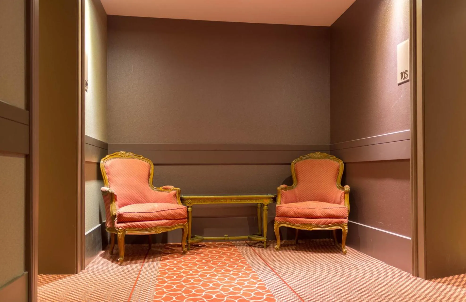 Decorative detail in Hôtel Oceania Le Métropole