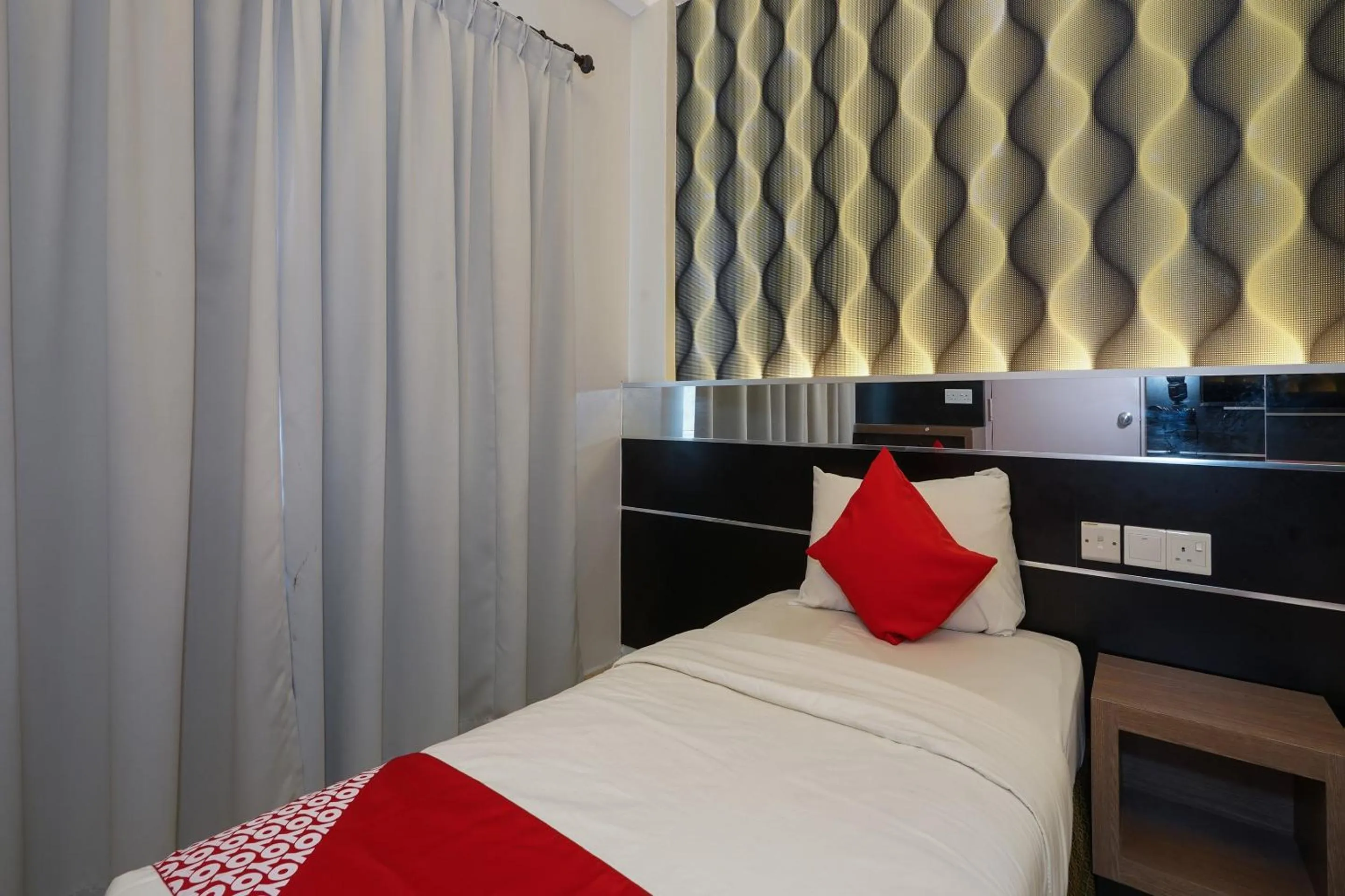 Bedroom, Bed in Hotel O Hotel Orchard Inn