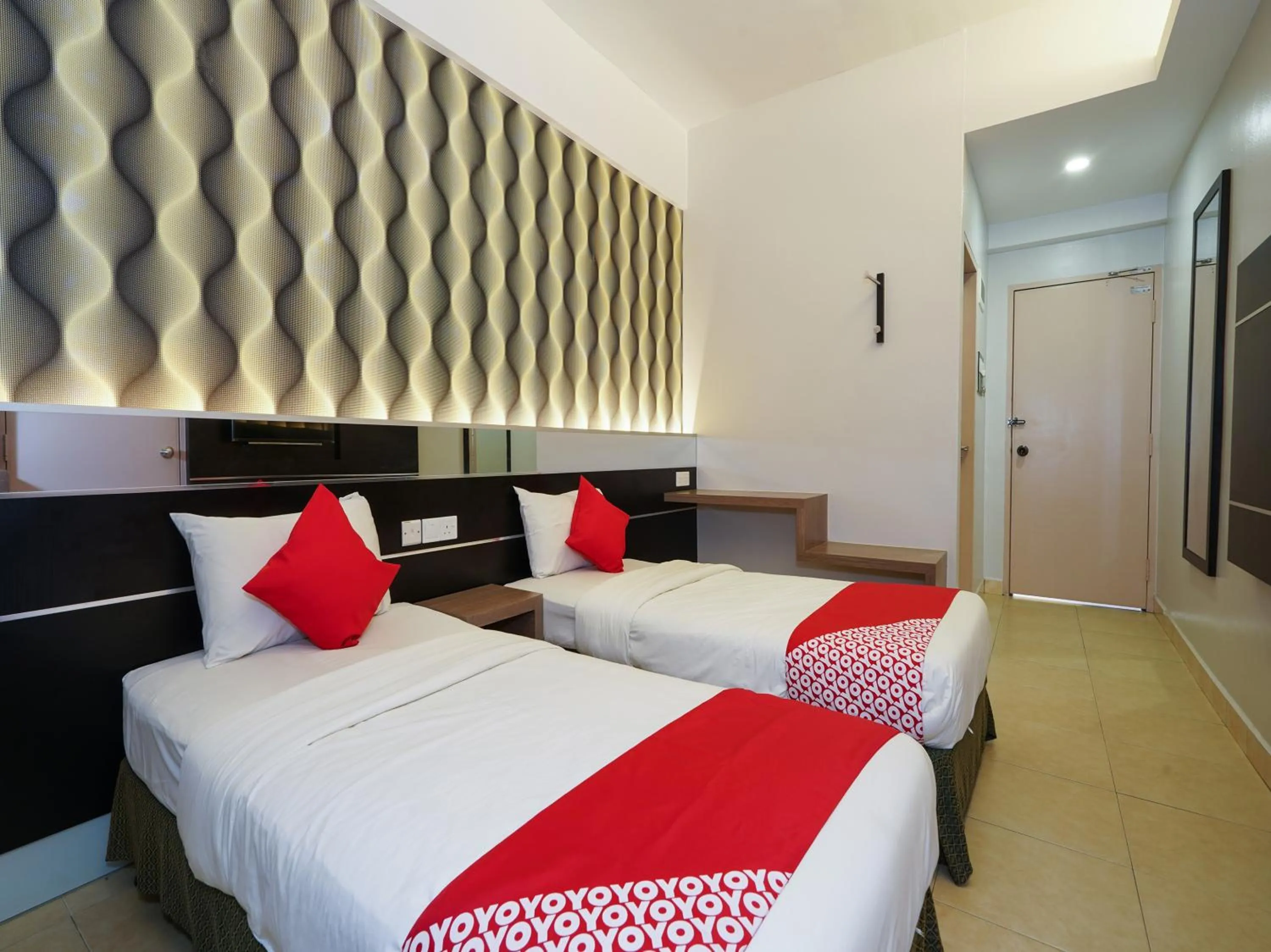 Deluxe Twin Room - single occupancy in Super OYO 44083 Hotel Orchard Inn