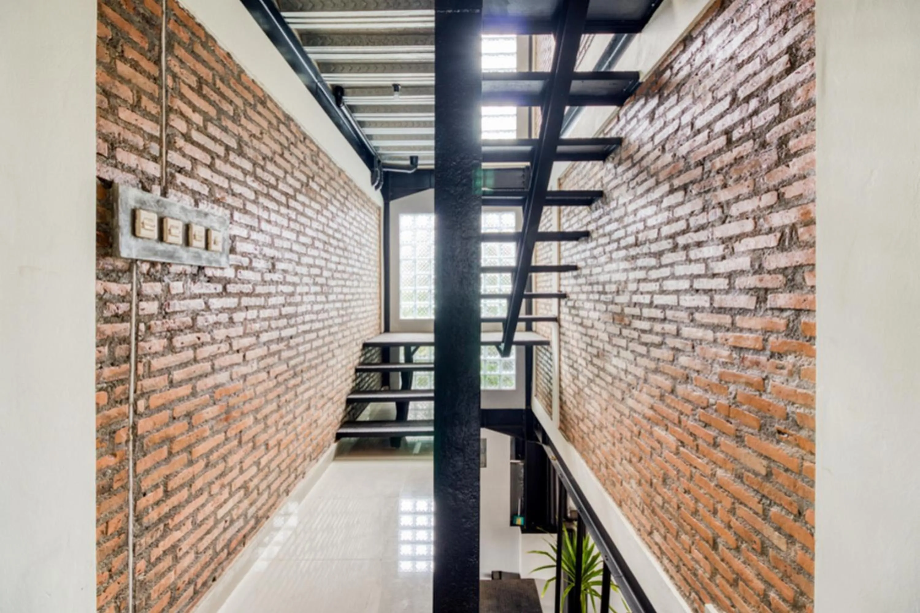 Balcony/Terrace in RedDoorz Syariah @ Babadan Baru Jakal