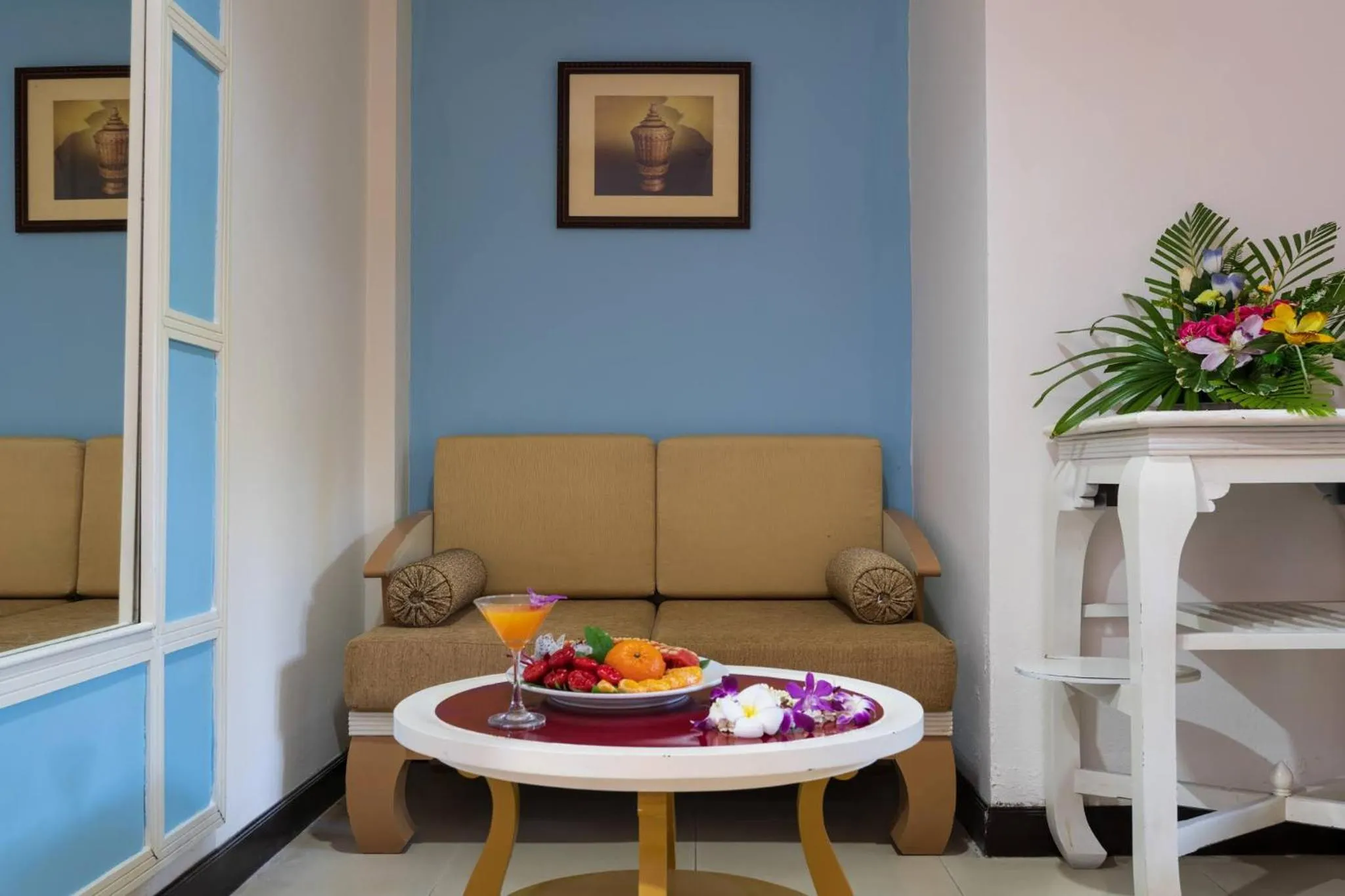 Food and drinks in Ayodhaya Palace Beach Resort - SHA Plus certified