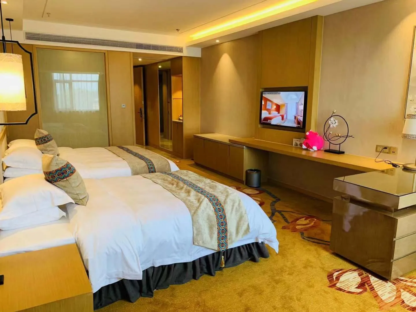 Ramada Plaza by Wyndham Enshi