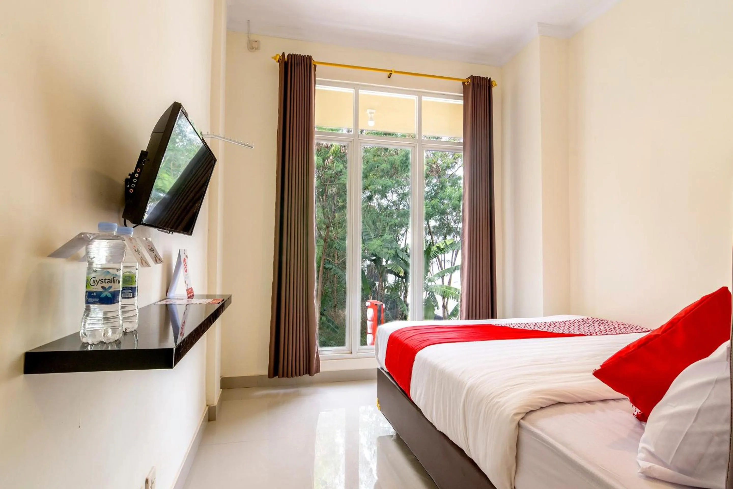 Bedroom, Bed in Hotel O Travel-inn