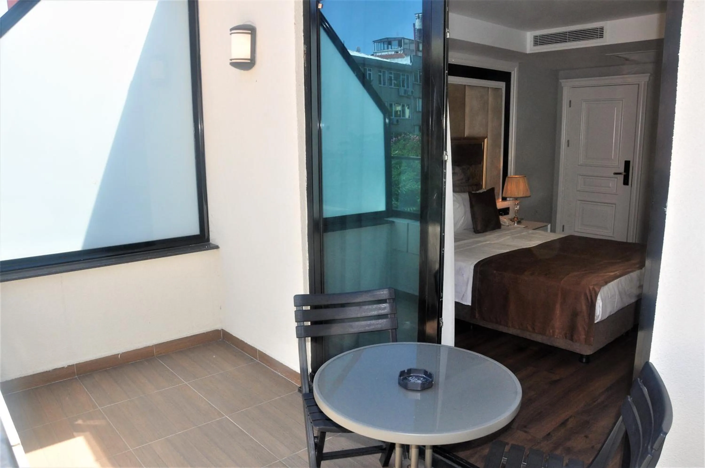 Balcony/Terrace, Bed in Pell Palace Hotel & SPA