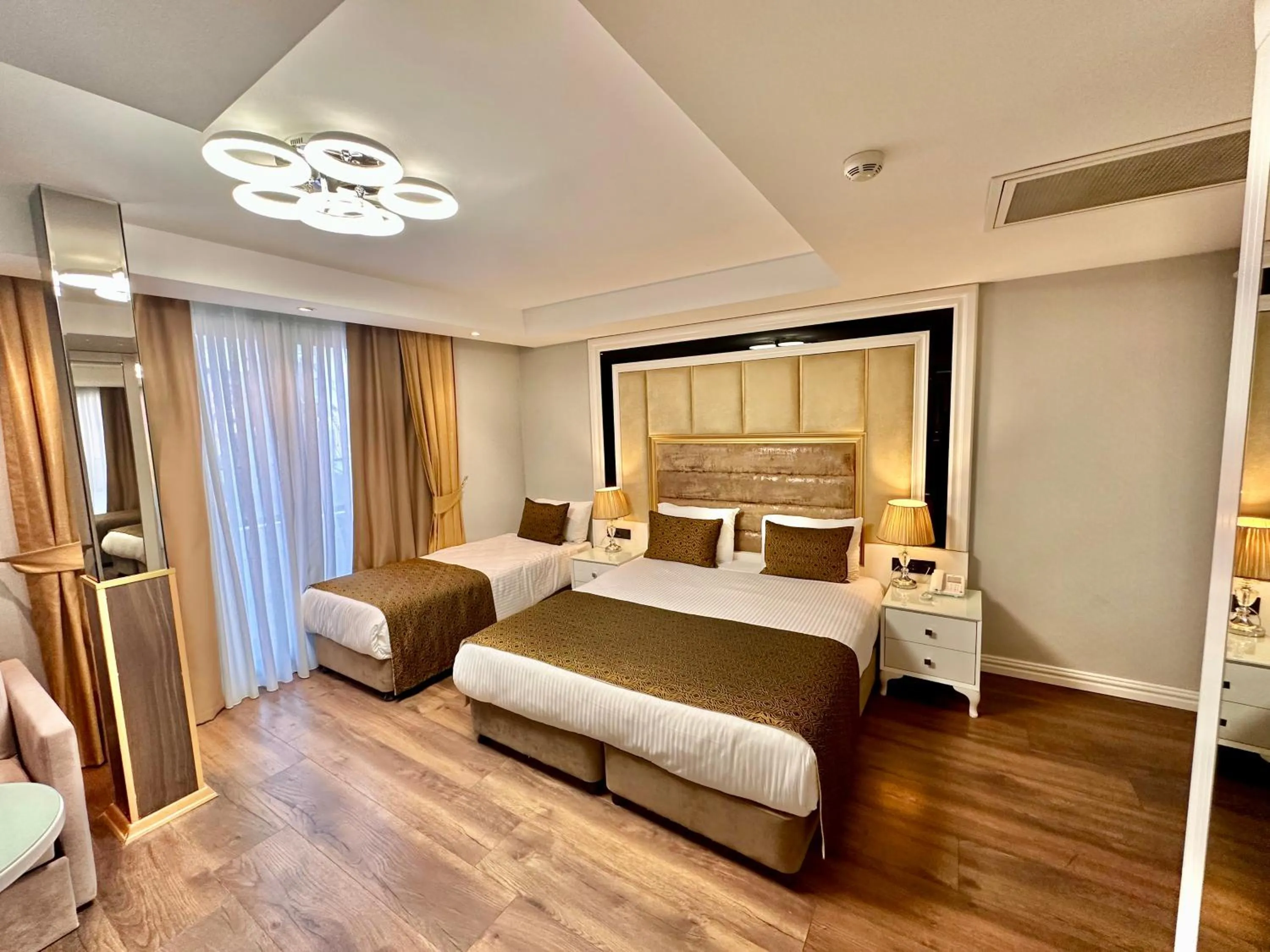 Bedroom, Bed in Pell Palace Hotel & SPA