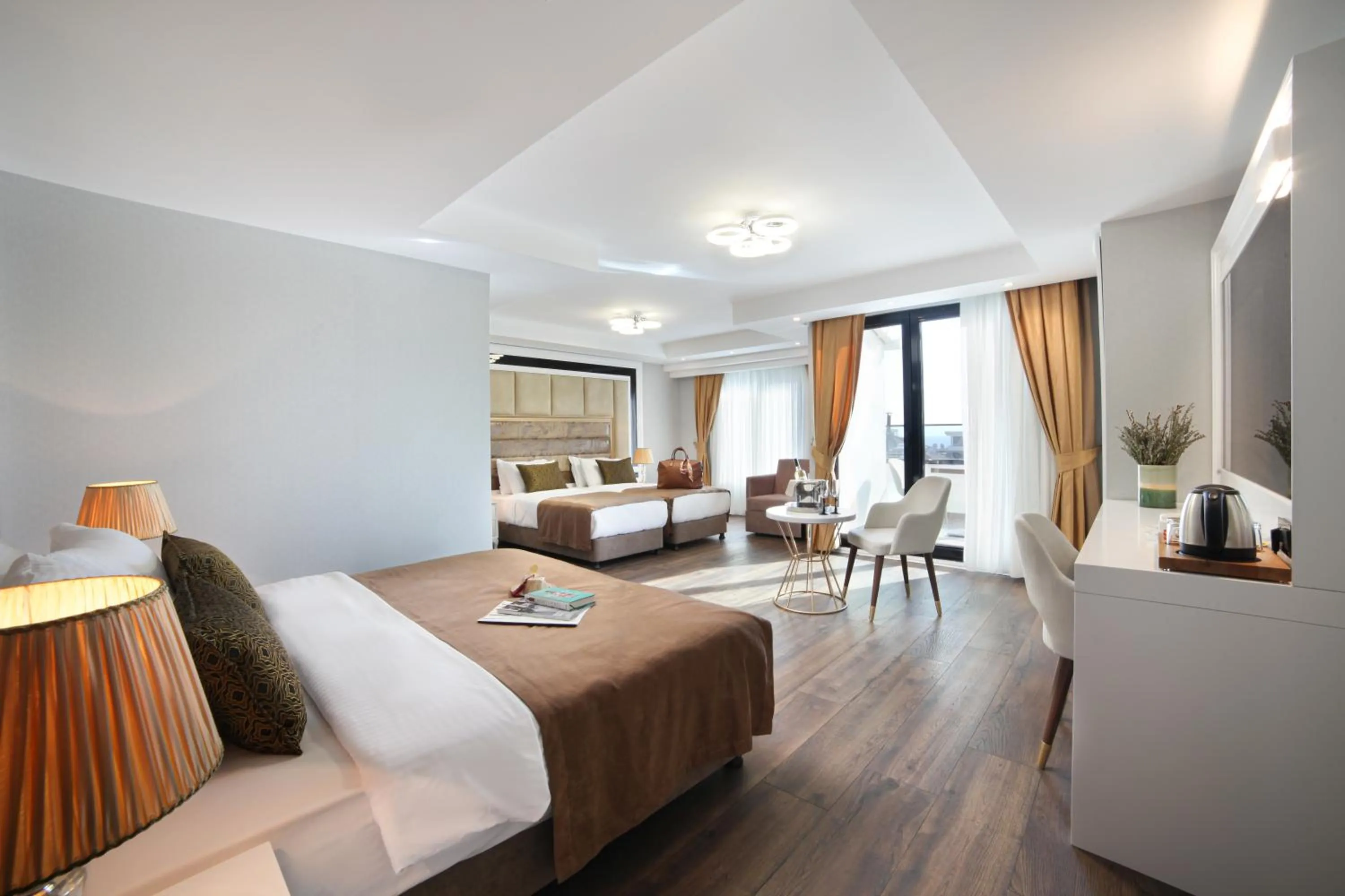 Photo of the whole room, Bed in Pell Palace Hotel & SPA