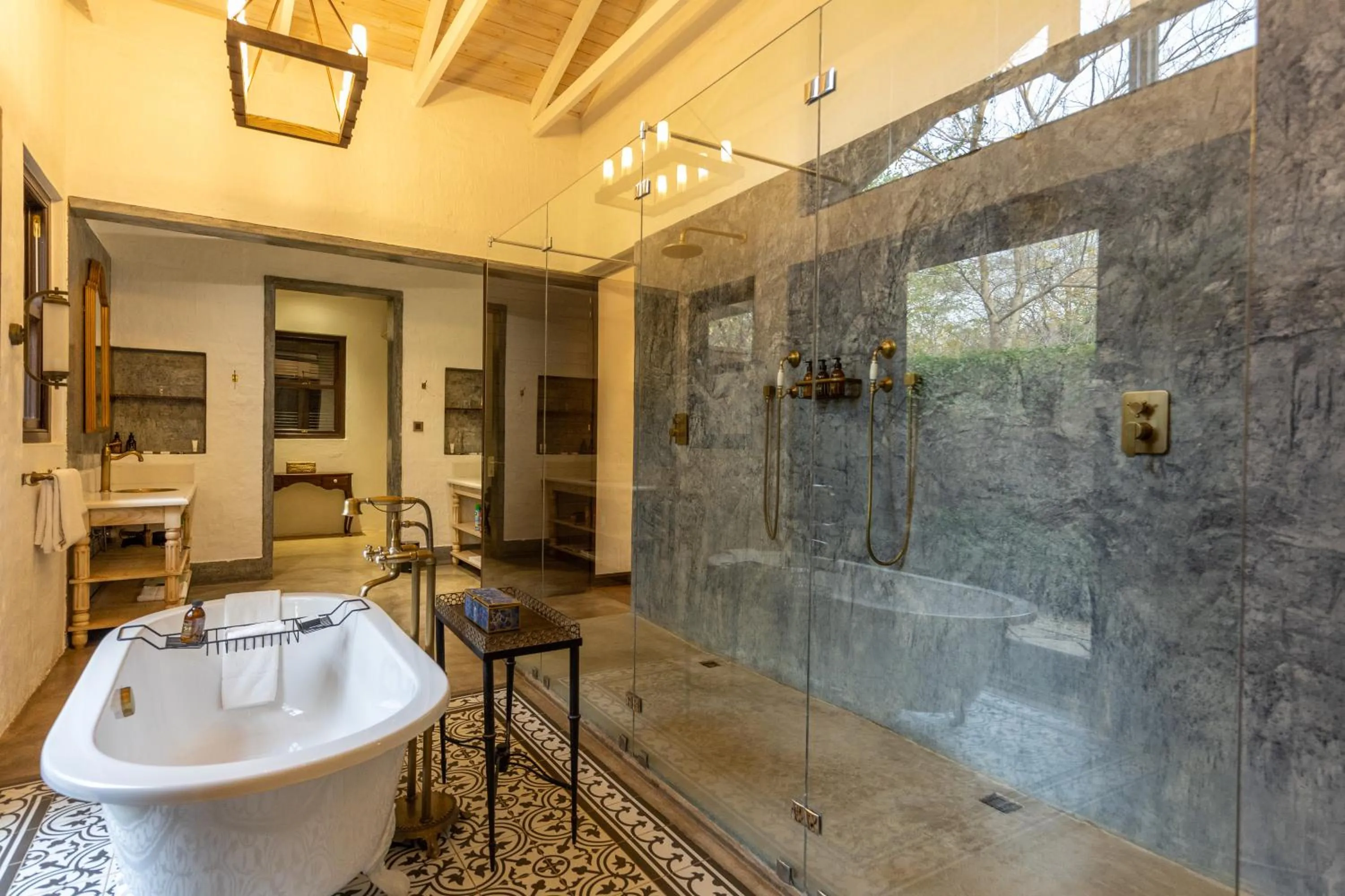 Bathroom in Mbano Manor Hotel Victoria Falls