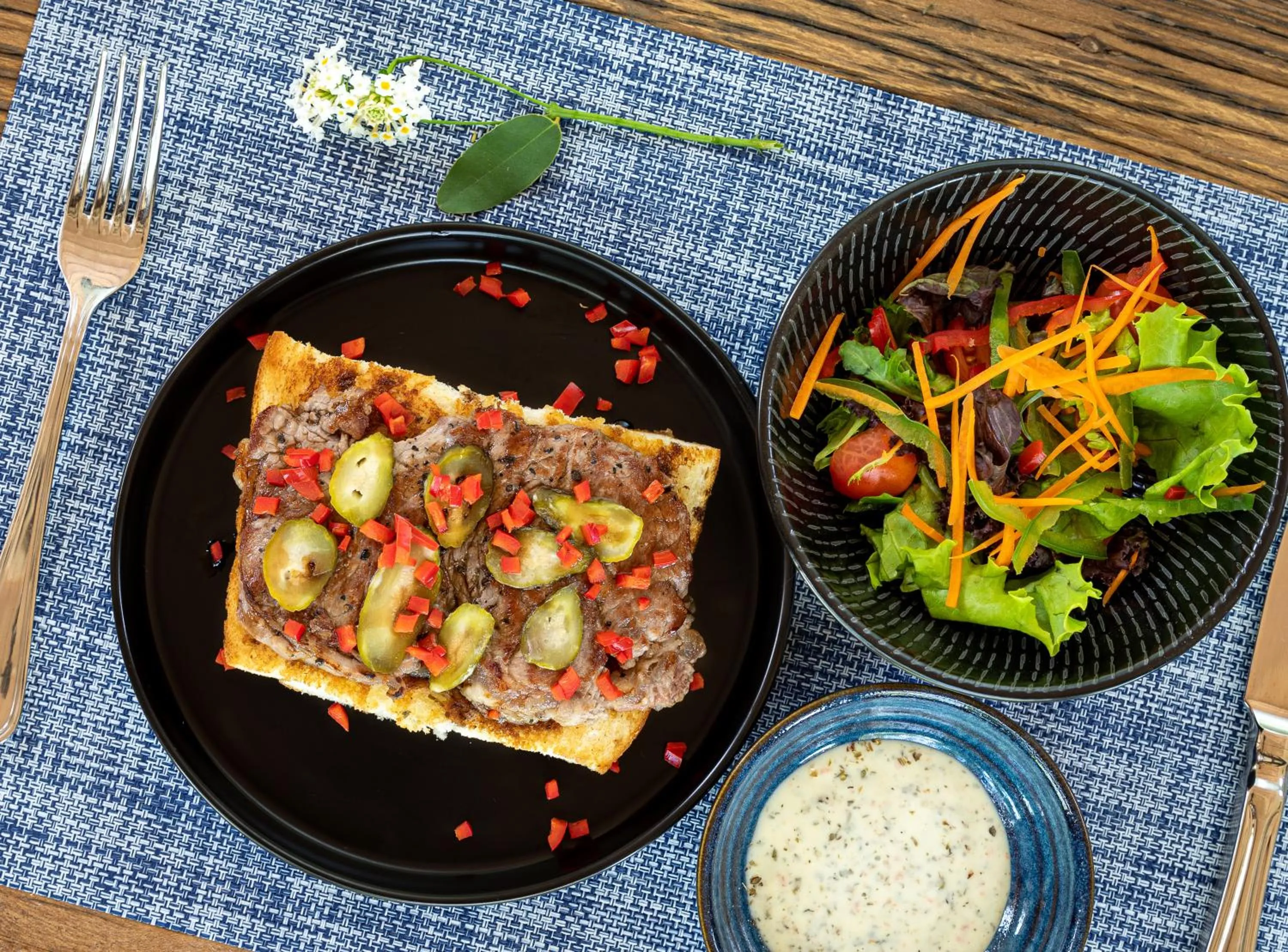 Food and drinks in Mbano Manor Hotel Victoria Falls