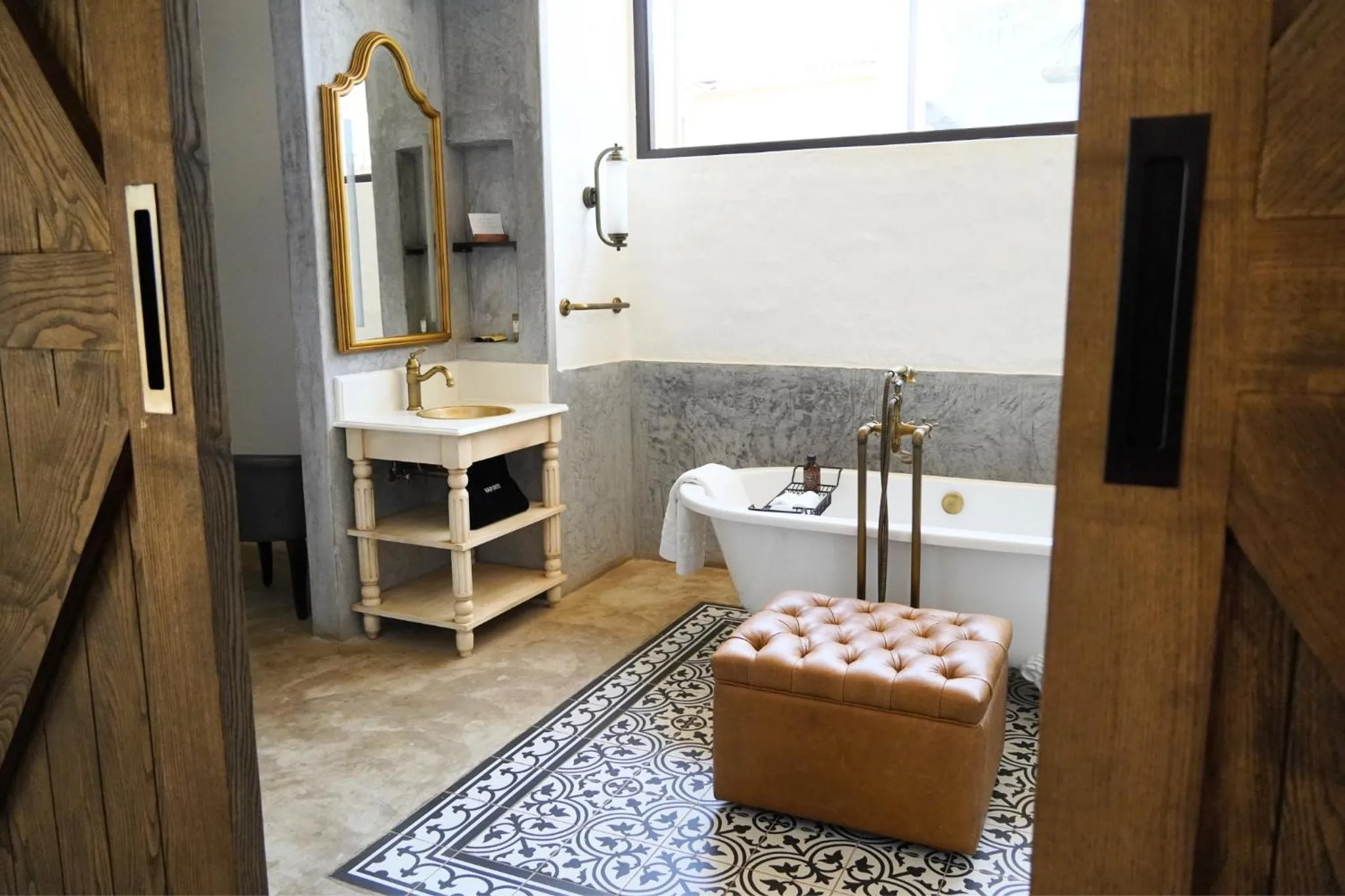 Bathroom in Mbano Manor Hotel Victoria Falls