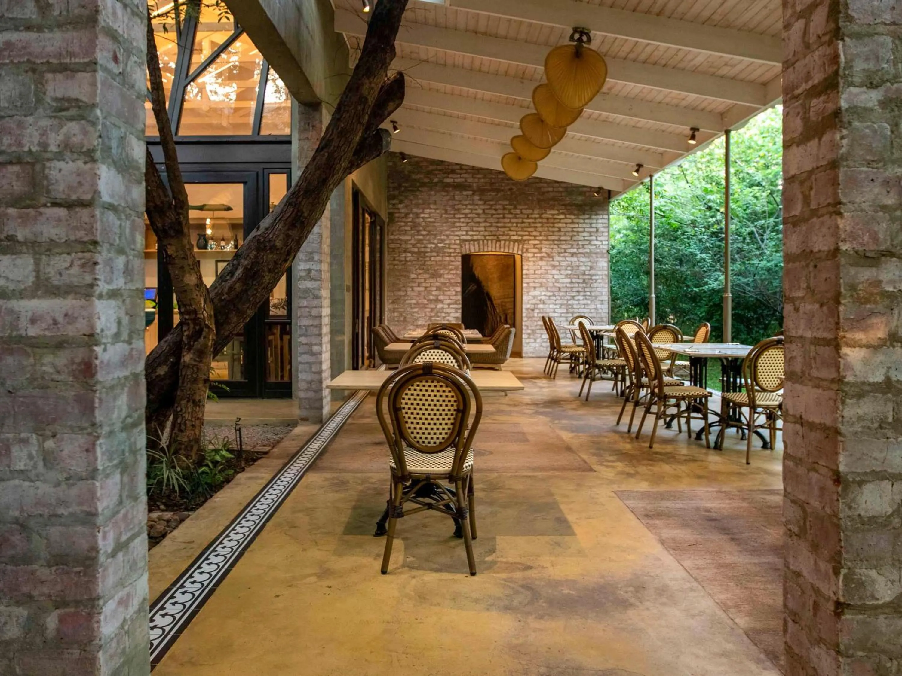 Restaurant/places to eat in Mbano Manor Hotel Victoria Falls