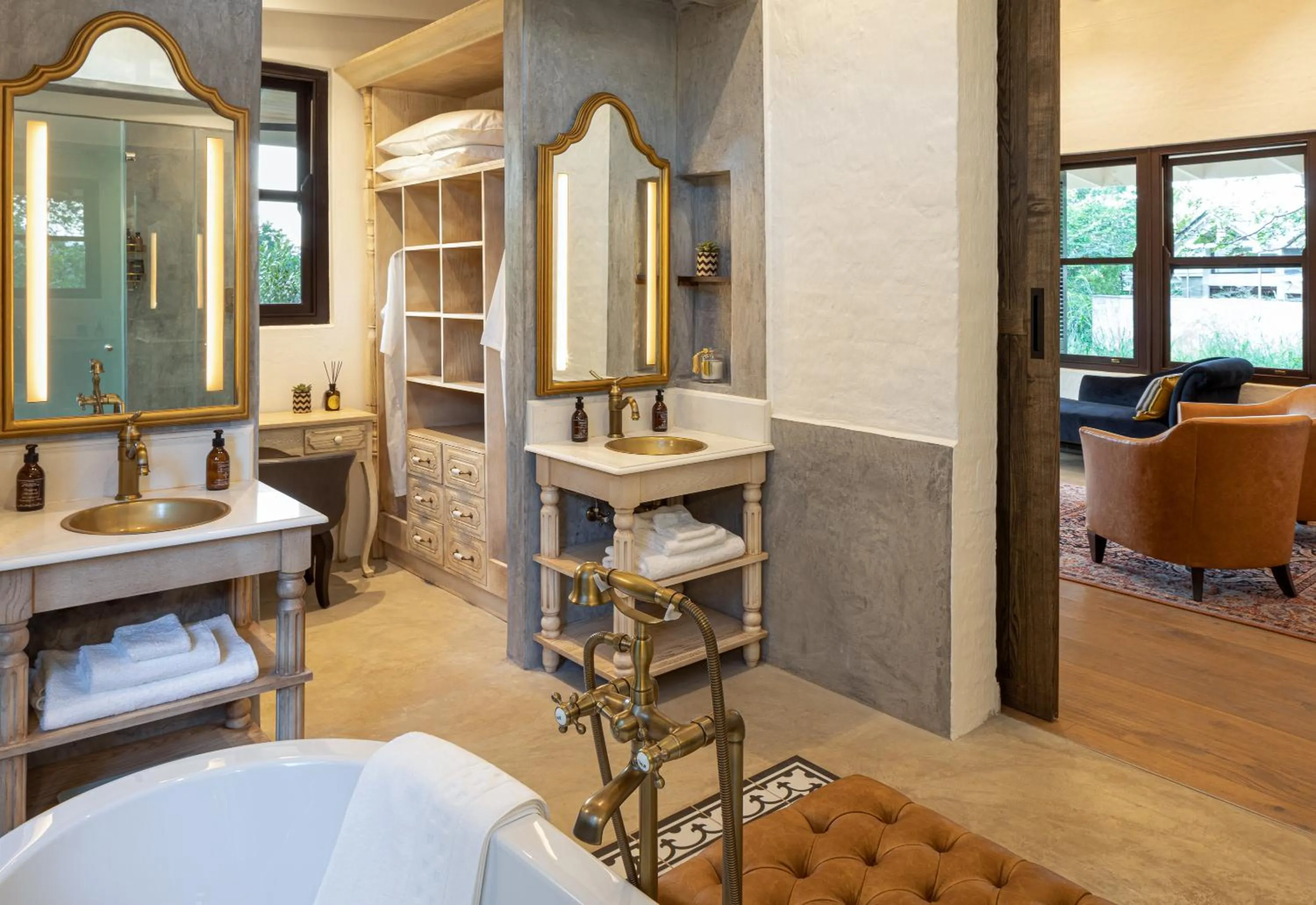 Shower in Mbano Manor Hotel Victoria Falls