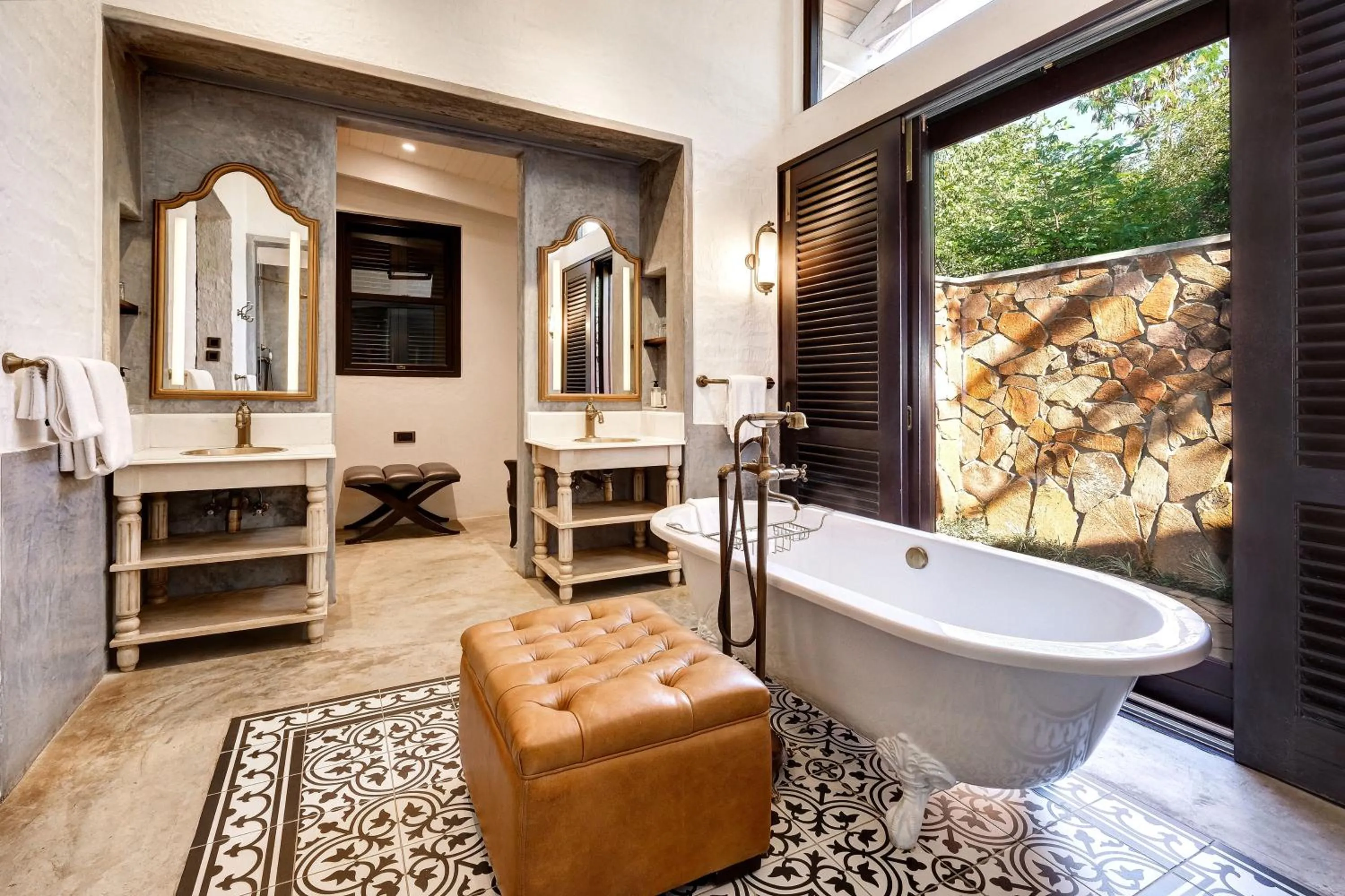 Bathroom in Mbano Manor Hotel Victoria Falls